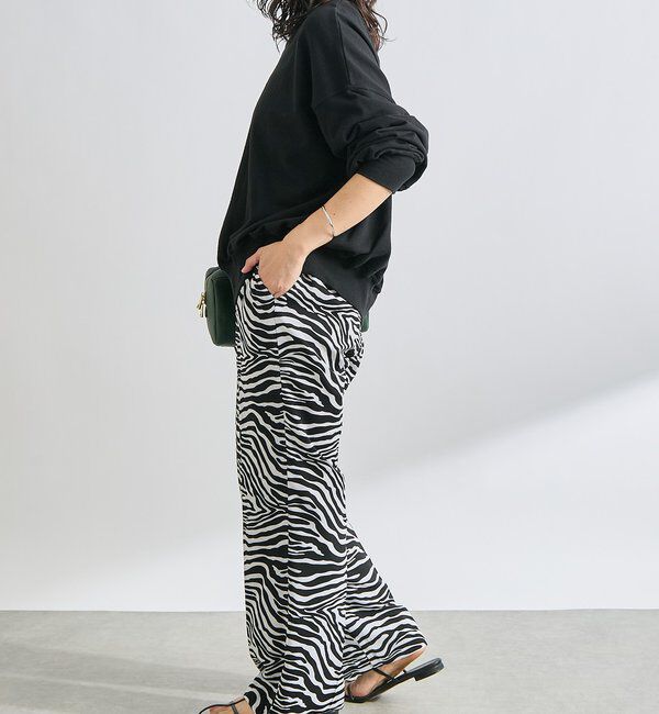  「【存在感◎】アニマルプリントイージーパンツ」|チノ|