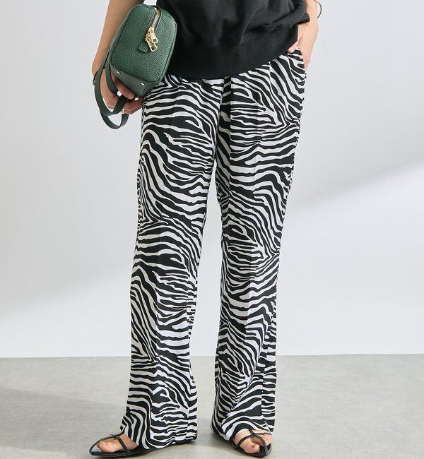  「【存在感◎】アニマルプリントイージーパンツ」|チノ|