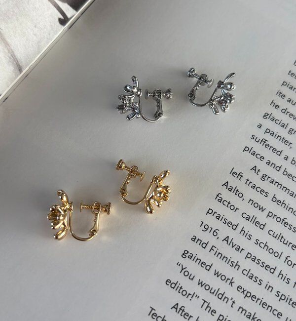  「〈GOLDY/ゴールディ〉小花イヤリング」|リング|