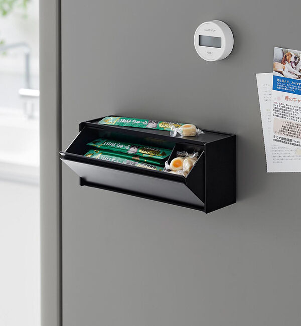 collex「【tower】 マグネットペットおやつ収納ケース  磁石で簡単取り付け コンパク」|食器・キッチングッズ|