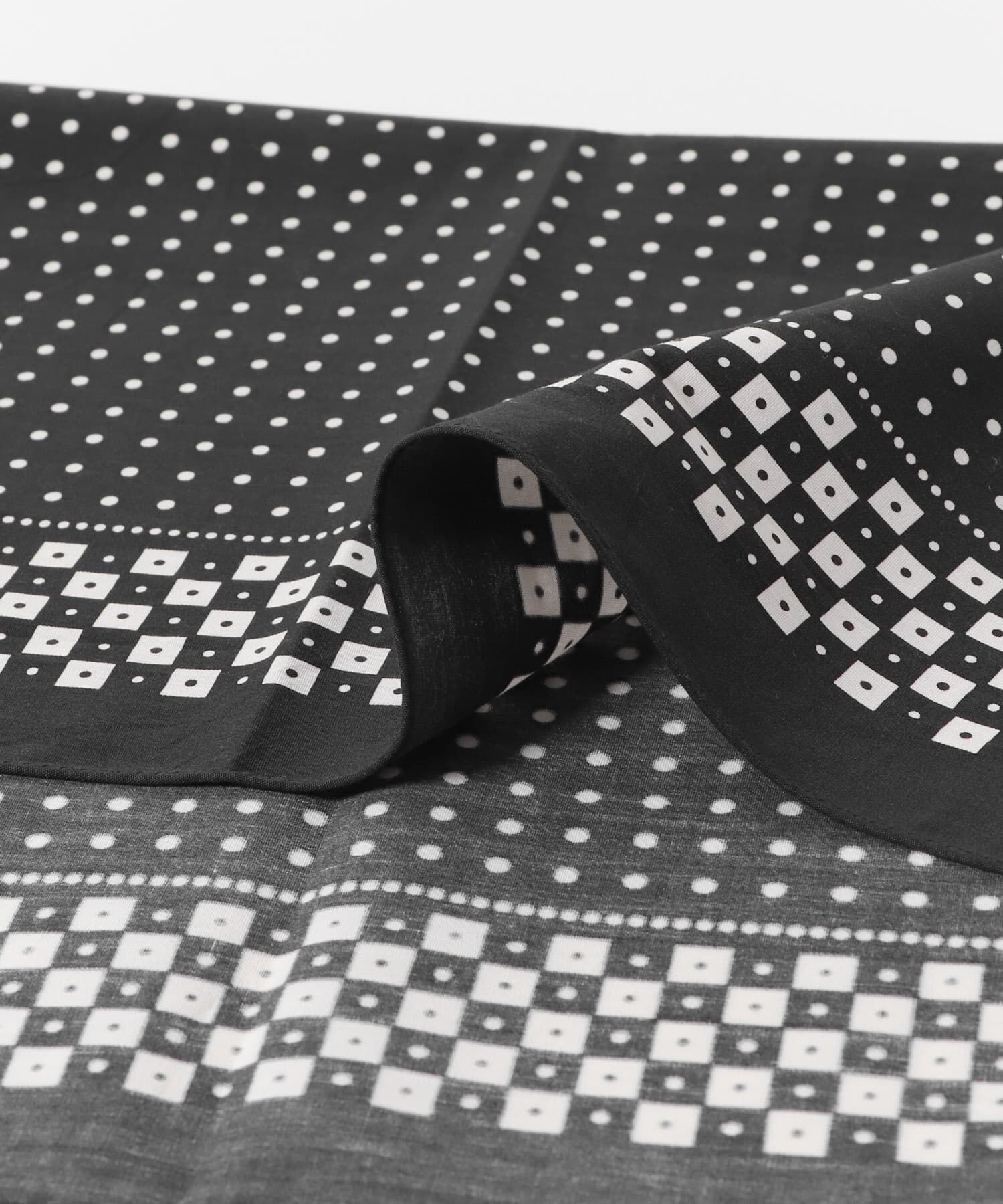 URBAN RESEARCH DOORS「LIFE STYLE TAILOR　コットンシルクドット柄ネッカチーフ」|ハンカチ|