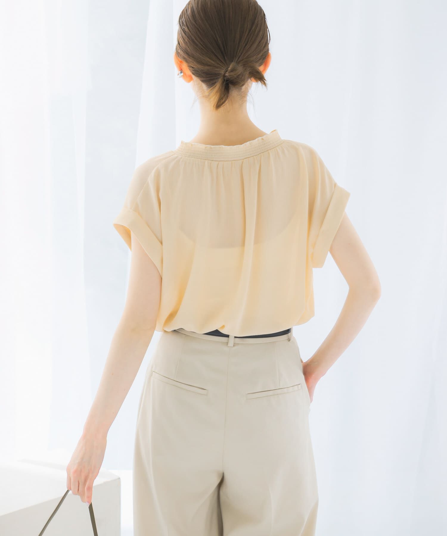 URBAN RESEARCH ROSSO「『WEB限定』シャーリングスキッパーブラウス」|シャツ・ブラウス|