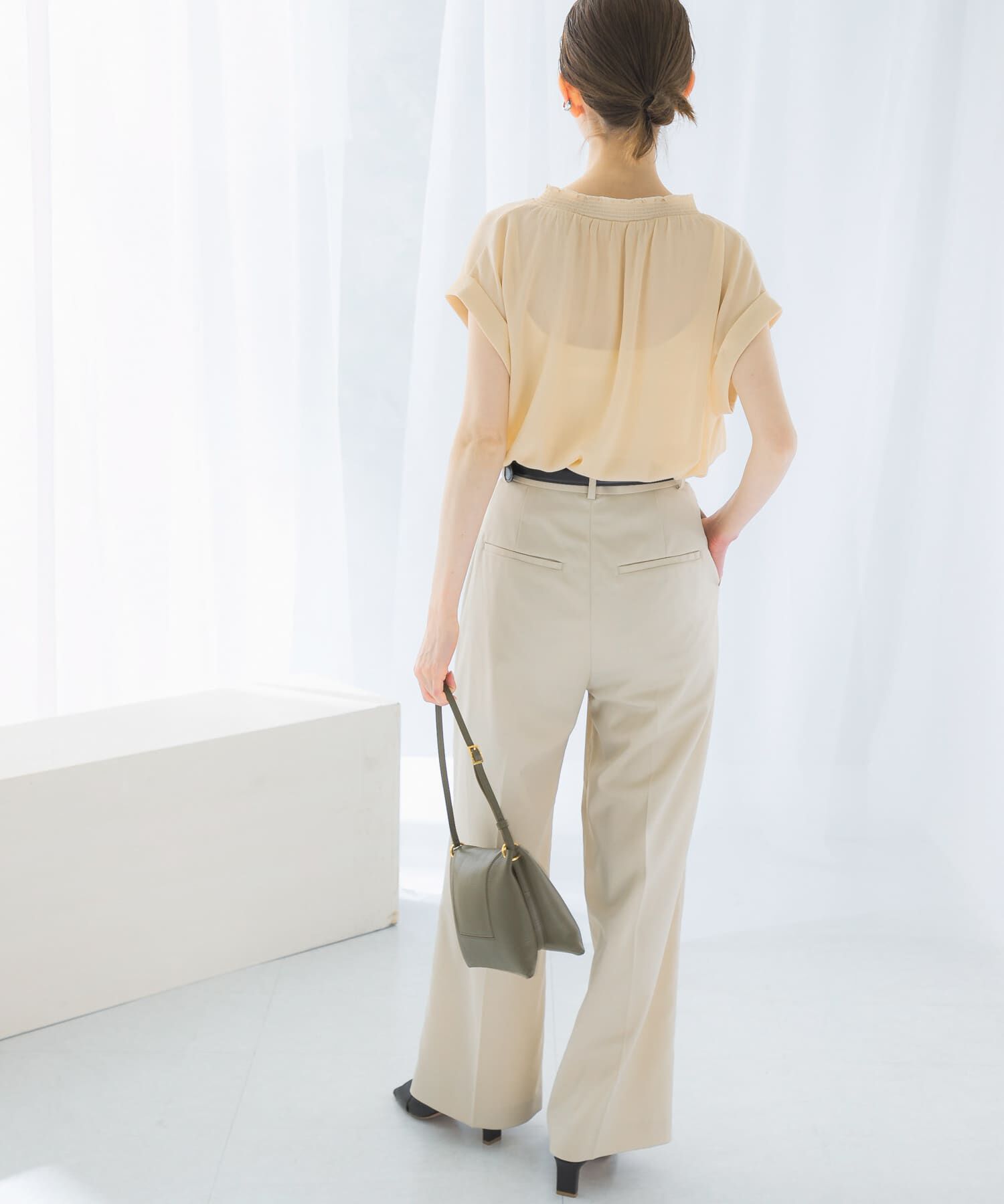 URBAN RESEARCH ROSSO「『WEB限定』シャーリングスキッパーブラウス」|シャツ・ブラウス|