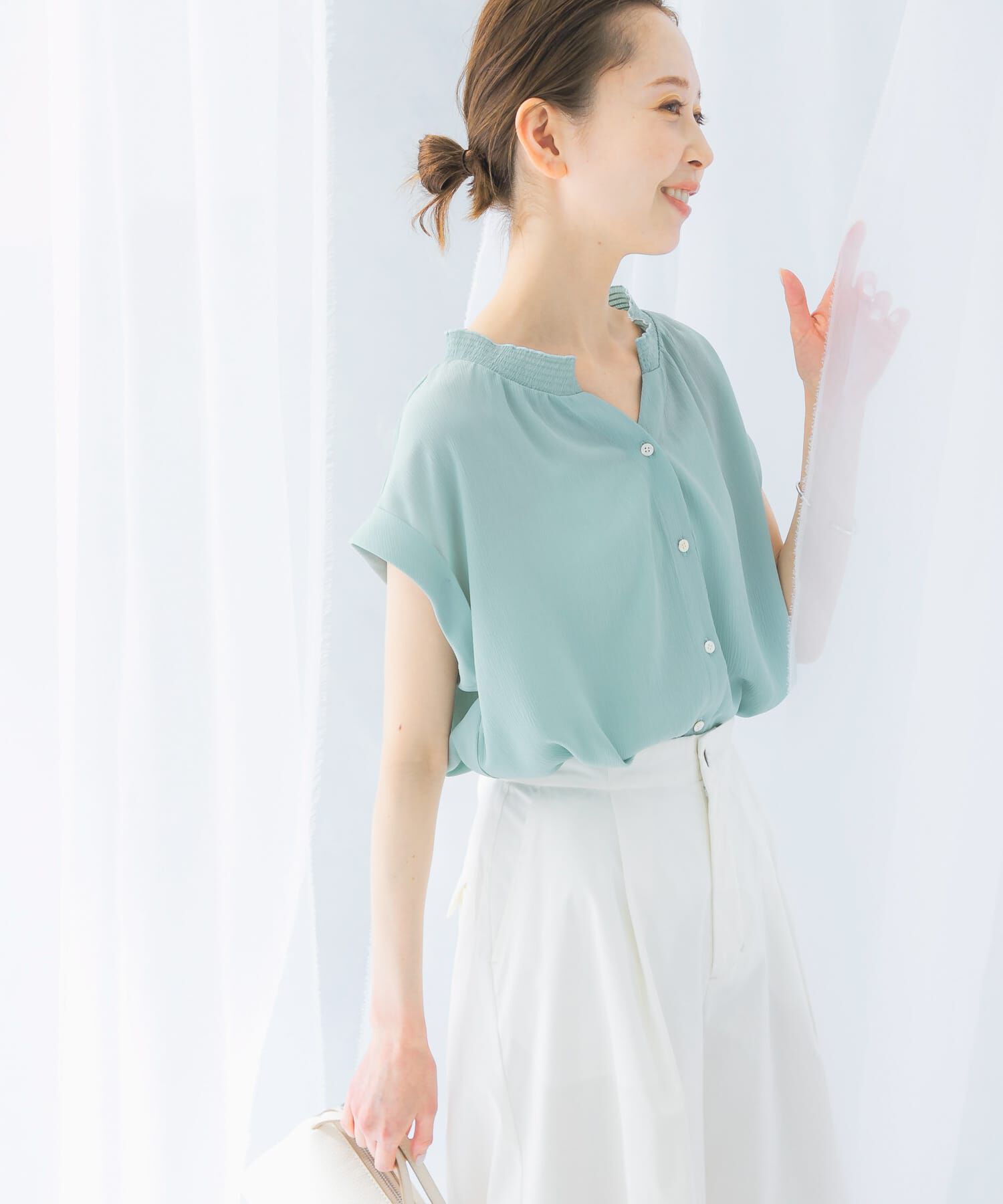 URBAN RESEARCH ROSSO「『WEB限定』シャーリングスキッパーブラウス」|シャツ・ブラウス|