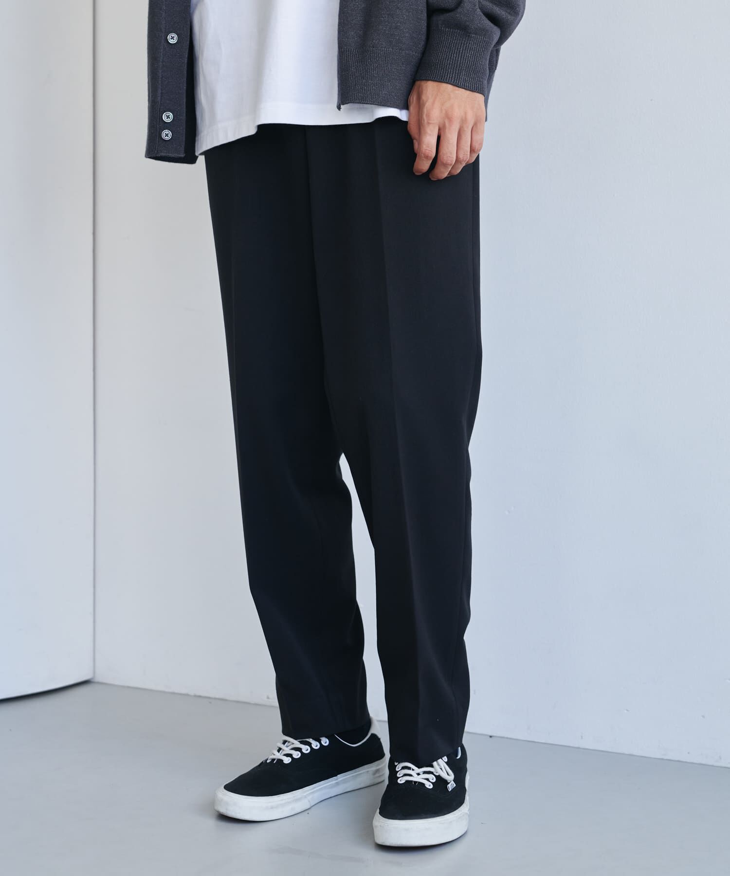 URBAN RESEARCH DOORS「『仁村紗和さん着用』『UR TECH』完声テーパードトラウザー」|その他|ネイビー