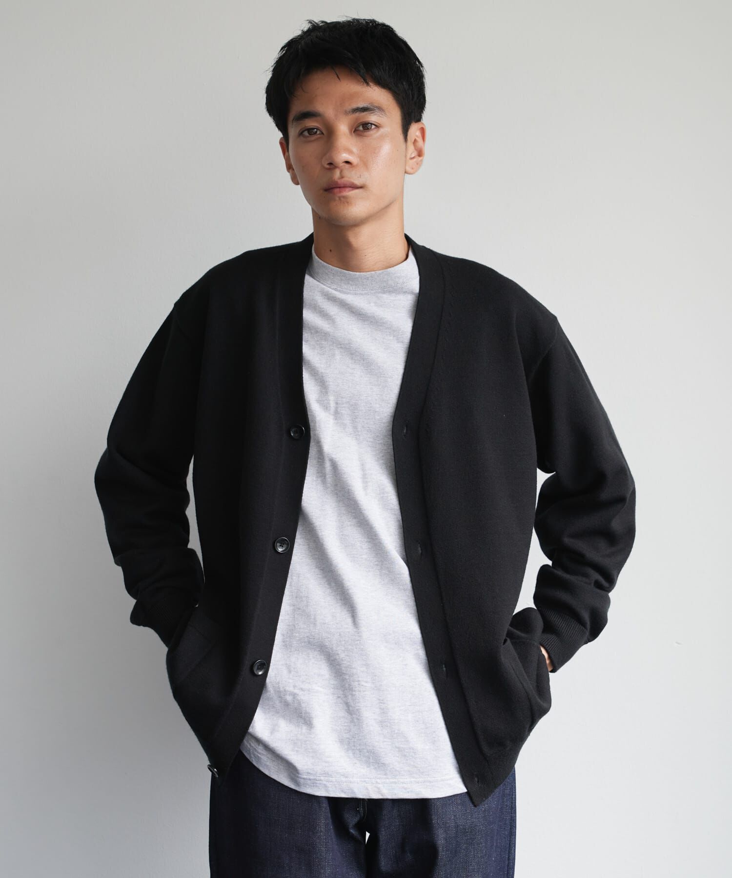 URBAN RESEARCH DOORS「『XLｻｲｽﾞ/WEB限定/仁村紗和さん着用』『UR TECH 200日ﾆｯﾄ』Vﾈｯｸｶｰ」|カーディガン|