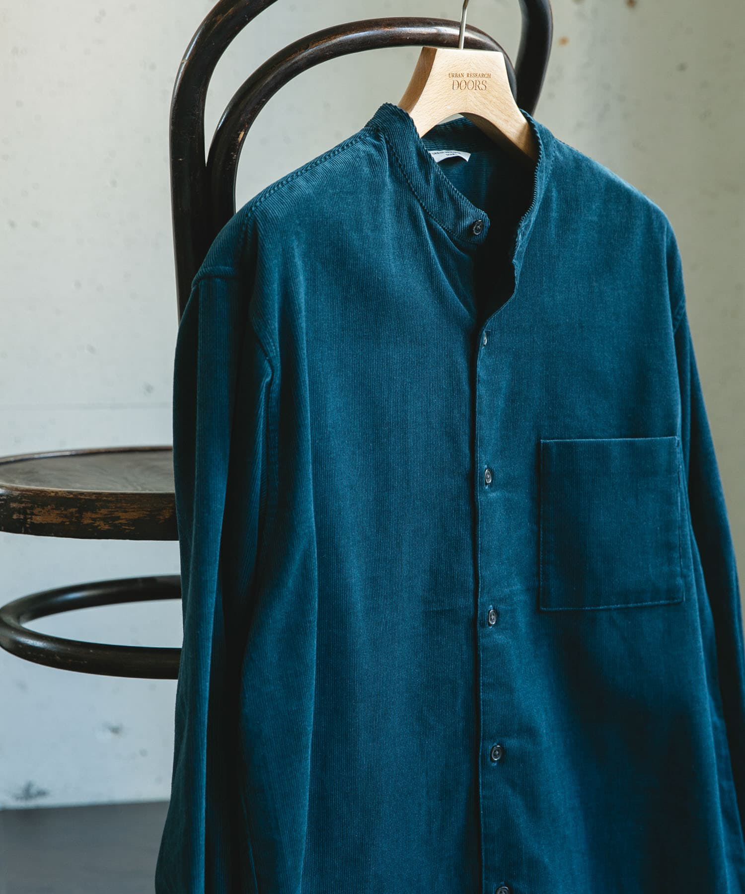 URBAN RESEARCH DOORS「『UR TECH』コーデュロイバンドカラーシャツ」|シャツ・ブラウス|グリーン系その他