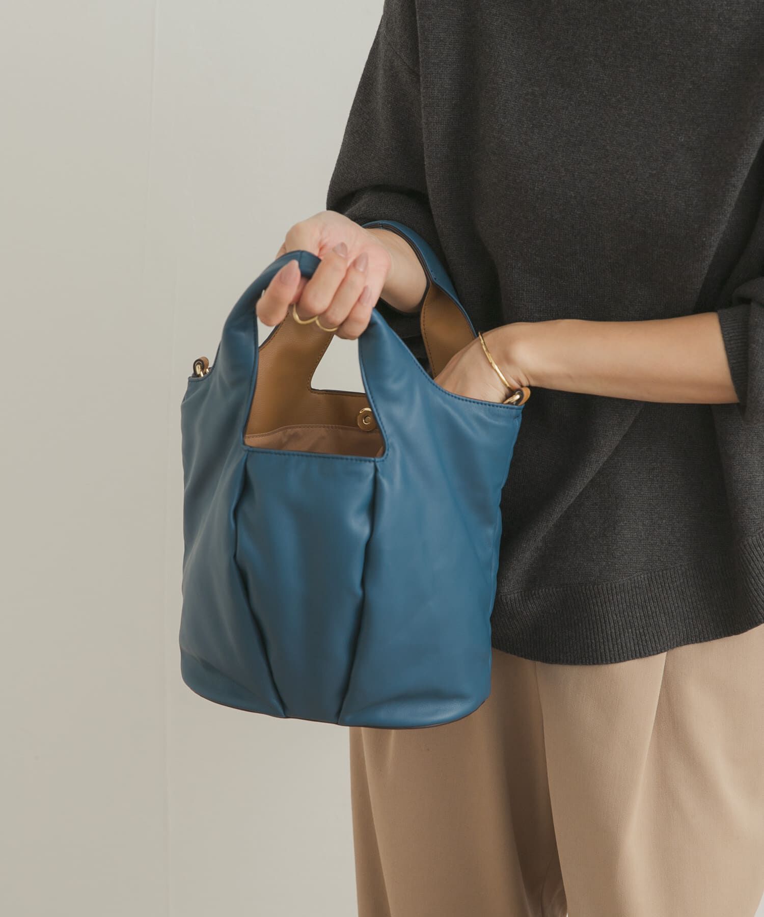 URBAN RESEARCH DOORS「パファーハンドルバッグ」|ハンドバッグ|