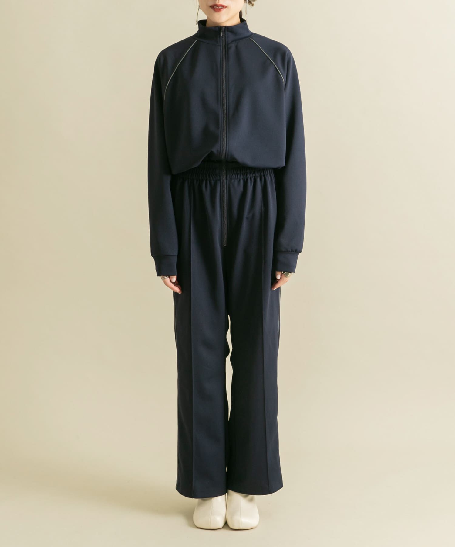  「トラックジャンプスーツ」|スカート|