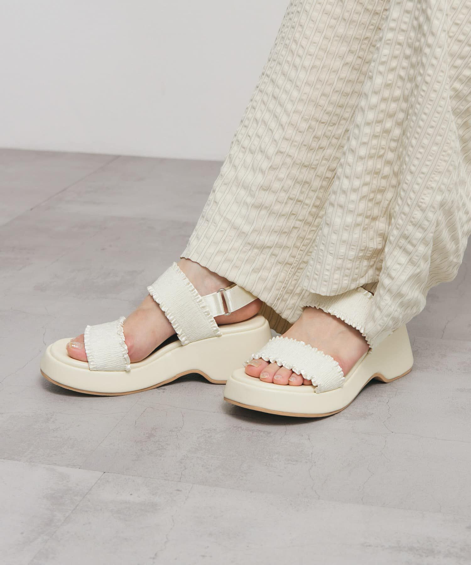  「シャーリングベルトサンダル」|サンダル|アイボリー