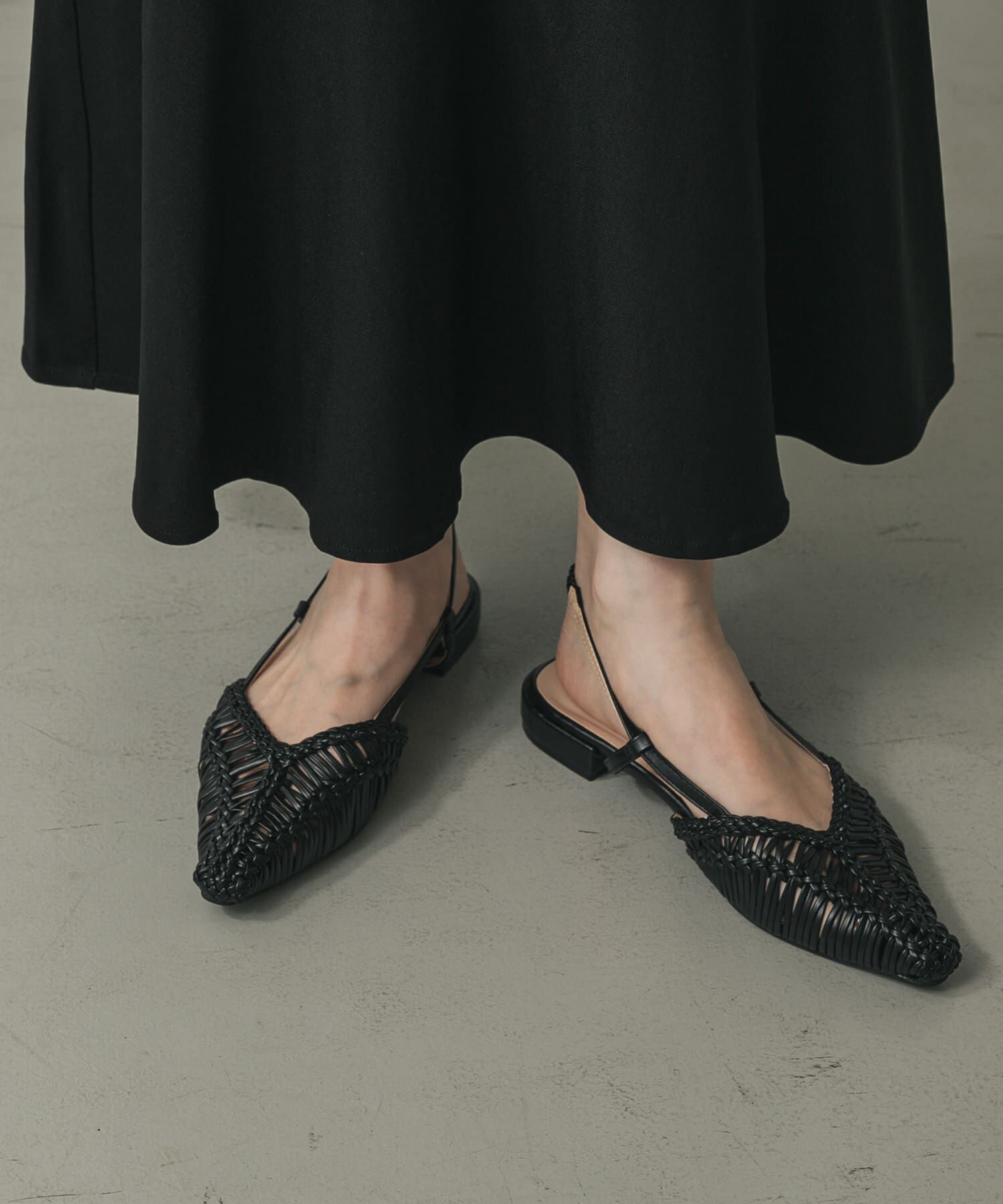 SENSE OF PLACE by URBAN RESEARCH「コードアミポインテッドサンダル」|サンダル|ブラック