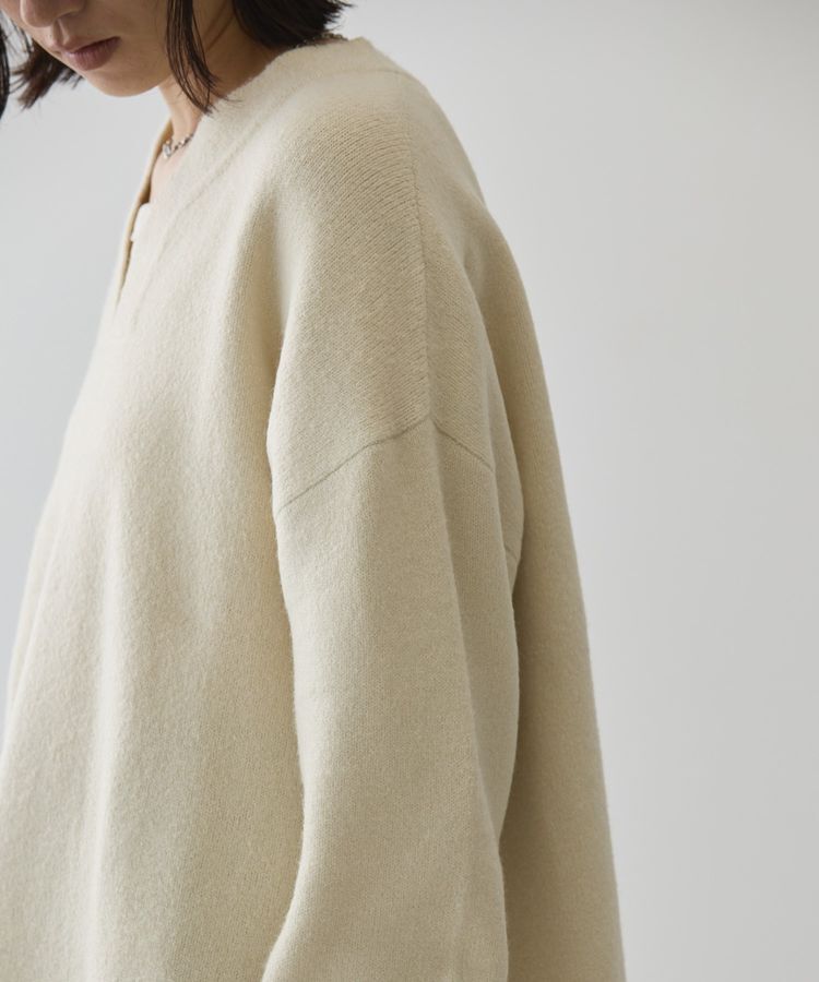 AMERICAN HOLIC「カーブネックニットプルオーバー」|ニット・セーター|