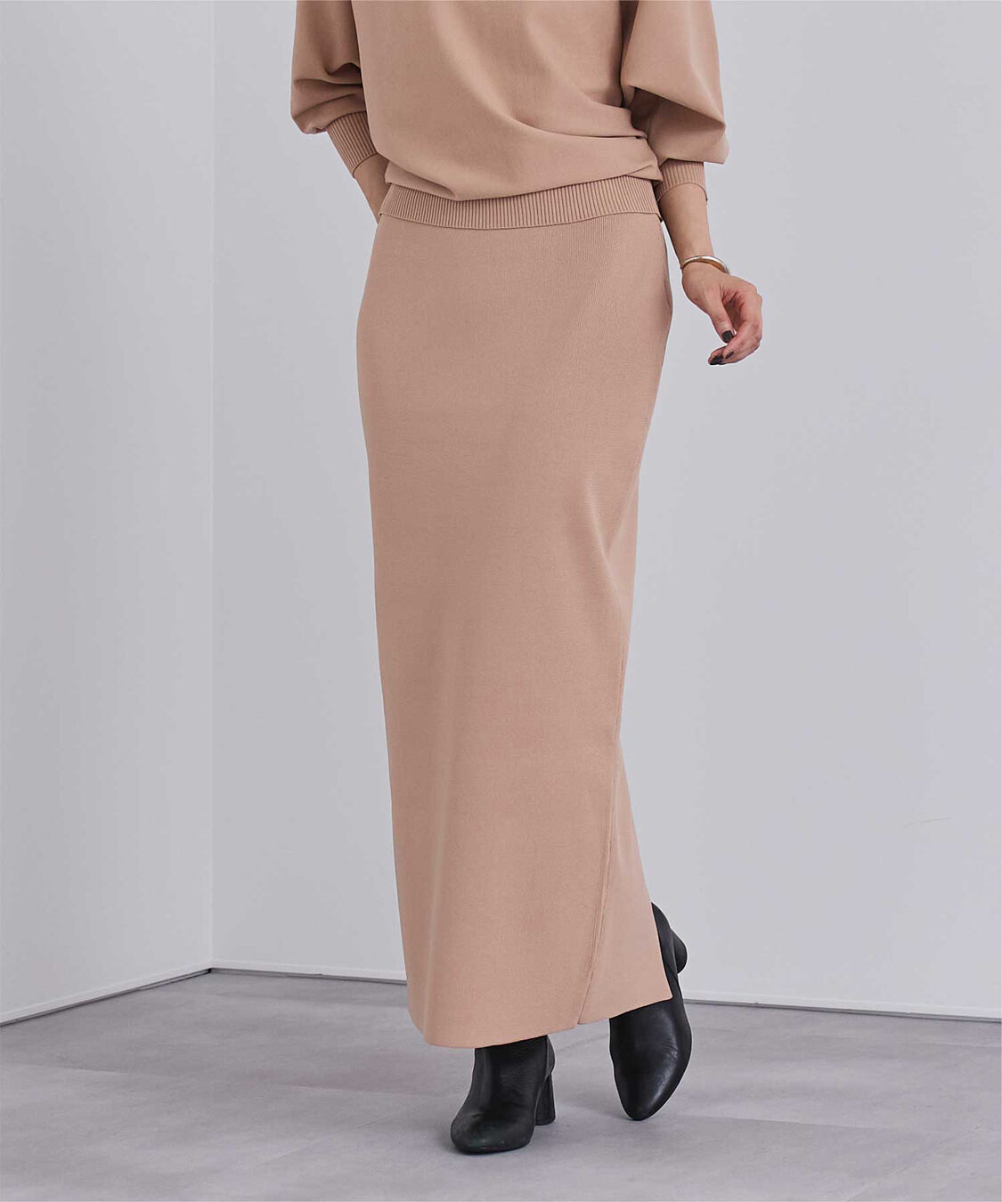 ur's「スポンディッシュ美シルエットニットタイトスカート」|スカート|ピンクベージュ