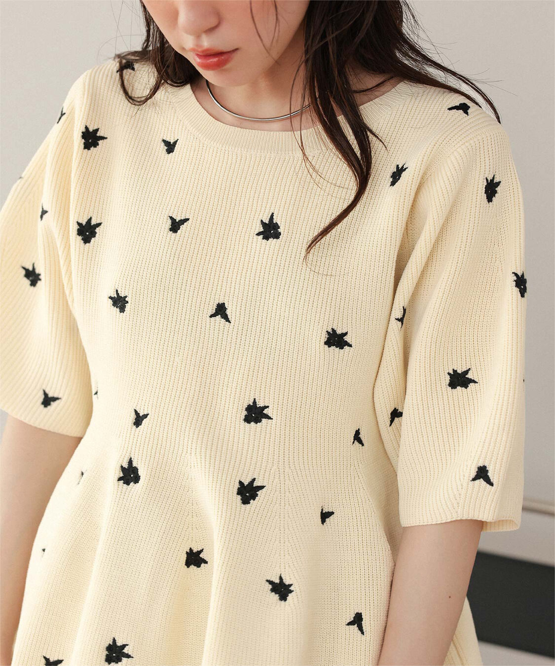 titivate「フラワー刺繍ペプラムニットトップス」|ニット・セーター|