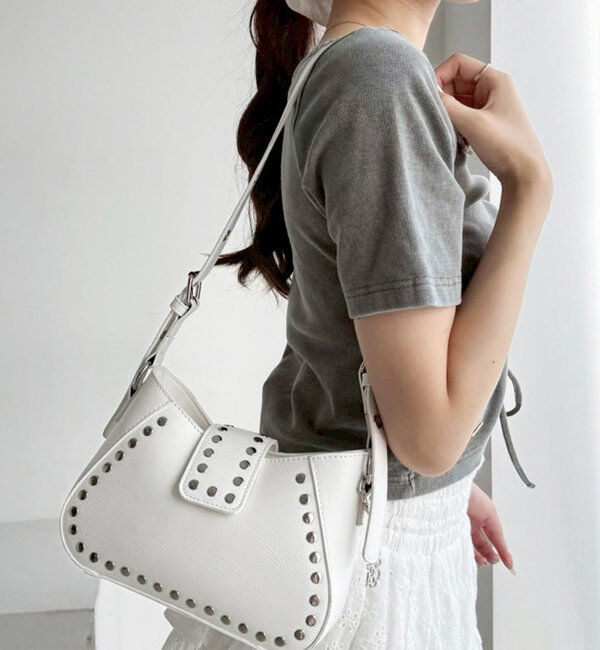  「チャーム付きスタッズバッグ」|ショルダー・メッセンジャー|