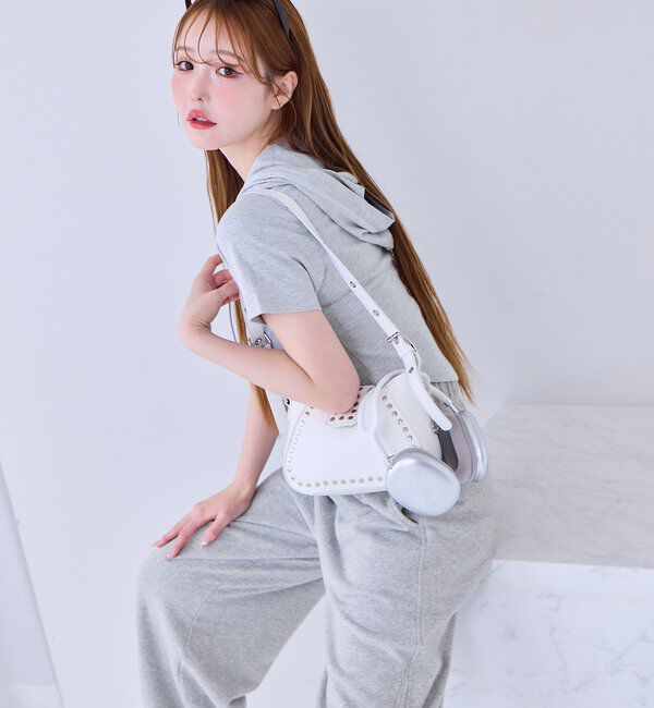  「チャーム付きスタッズバッグ」|ショルダー・メッセンジャー|