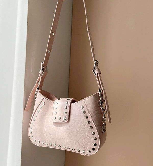  「チャーム付きスタッズバッグ」|ショルダー・メッセンジャー|