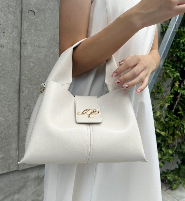  「【リバイバル】エンブレム付きトライアングルバッグ」|ショルダー・メッセンジャー|