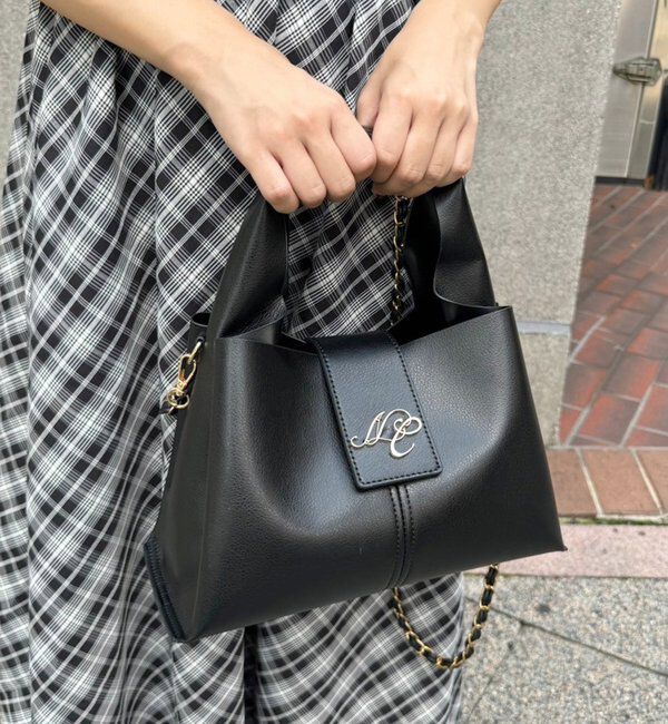  「【リバイバル】エンブレム付きトライアングルバッグ」|ショルダー・メッセンジャー|