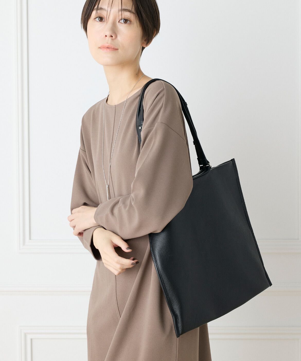 7-IDconcept.「カウレザーシンプルデザイン薄マチトート」|トートバッグ|