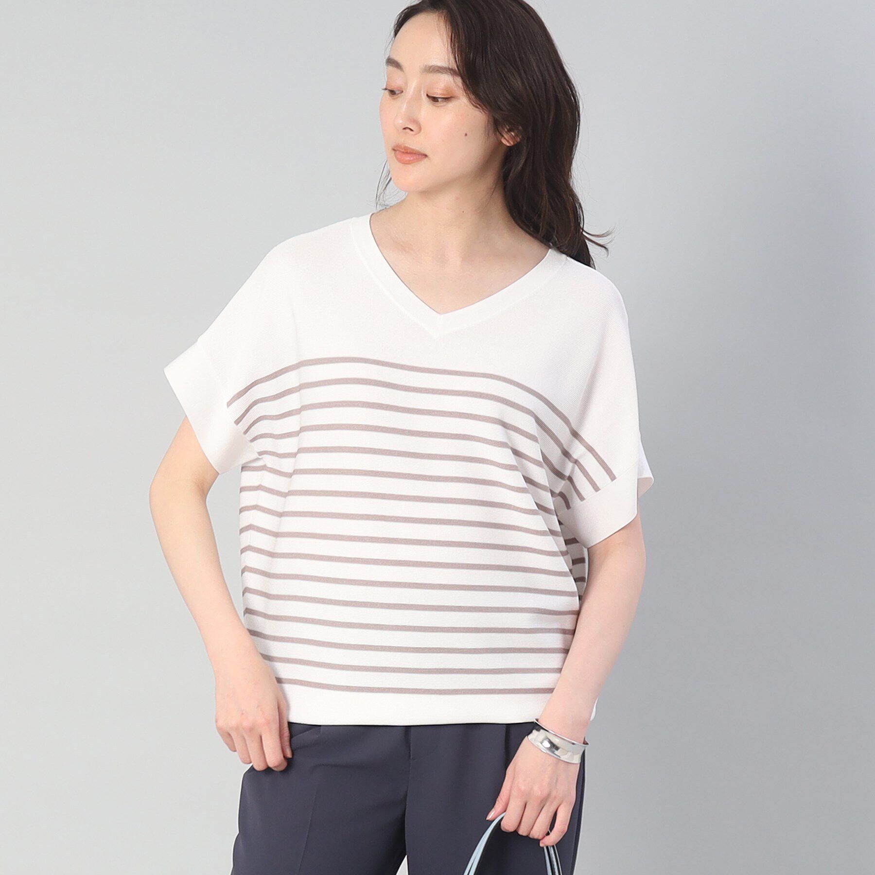 UNTITLED「【大人気のベストセラーアイテム！／洗える】前後2WAY レーヨンストレッチニット」|ニット・セーター|ホワイト&times;ライトベー