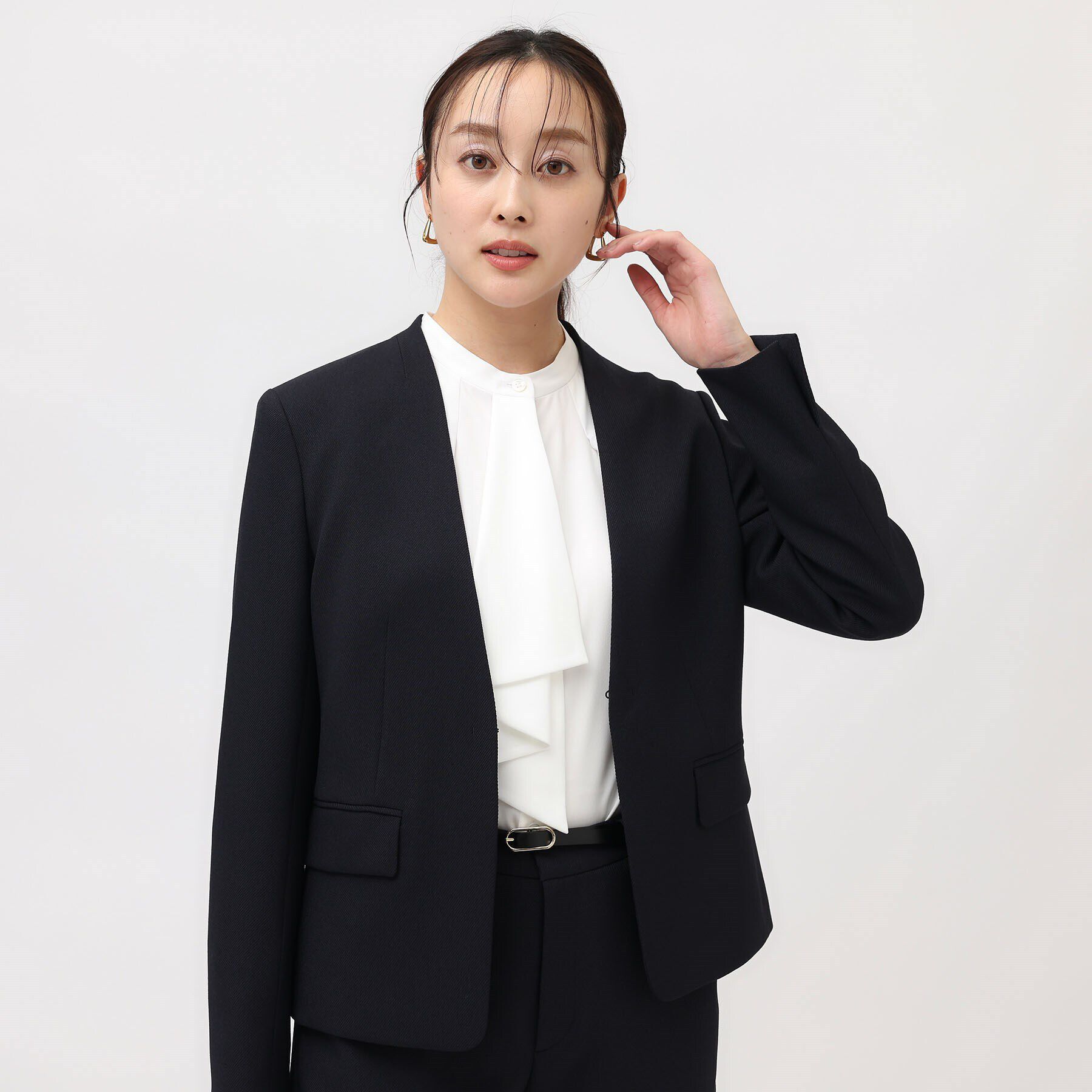 UNTITLED「【通勤スーツ/入卒/セレモニー】ウーステッドカルゼ カラーレスジャケット」|ノーカラージャケット|ネイビー(094)