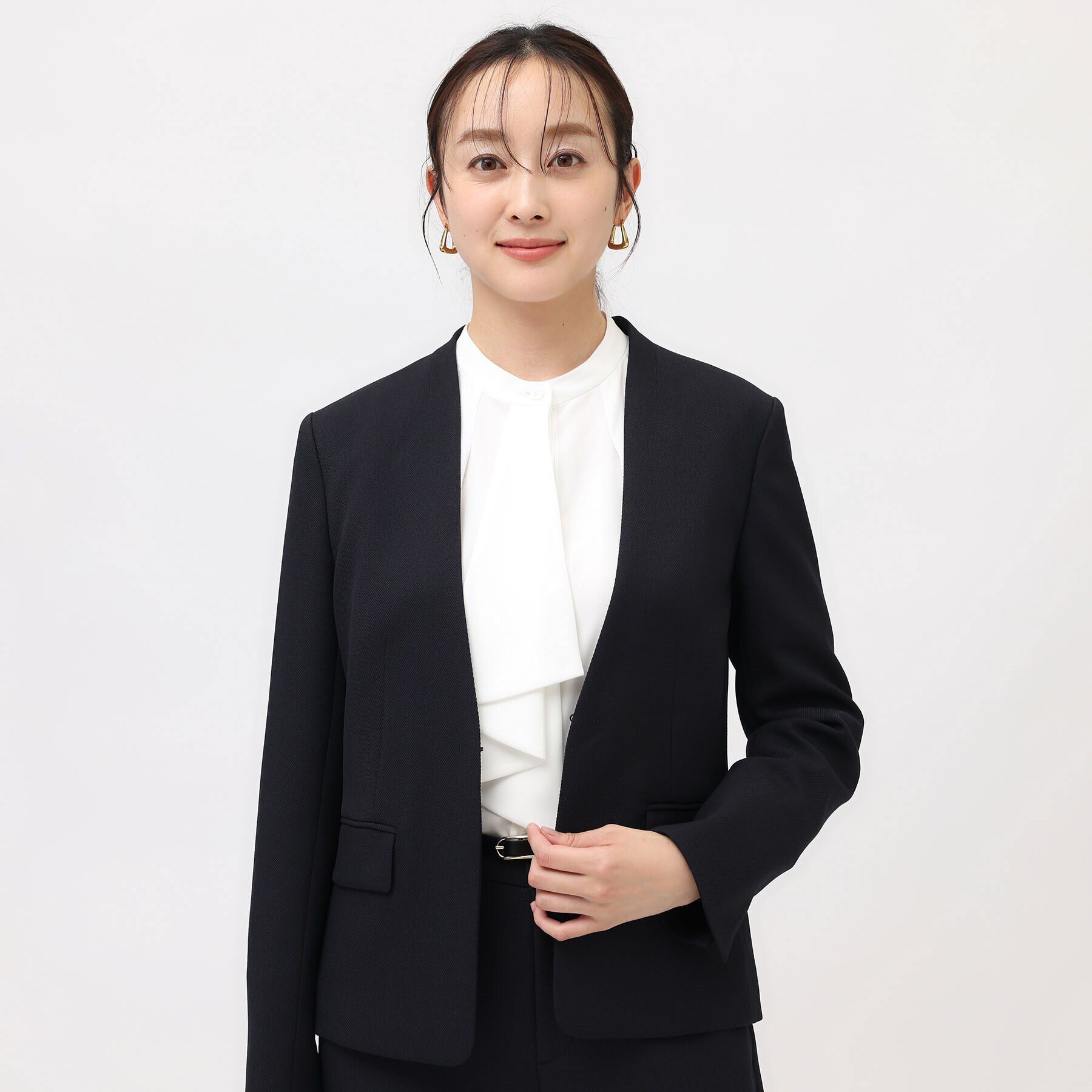 UNTITLED「【通勤スーツ/入卒/セレモニー】ウーステッドカルゼ カラーレスジャケット」|ノーカラージャケット|ネイビー(694)