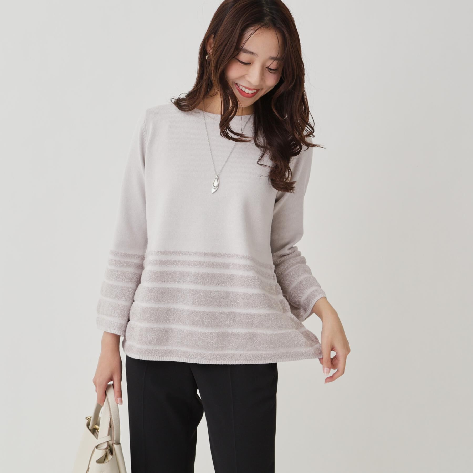 COUP DE CHANCE「【手洗い可／長め丈】ラメフェザーデザインのニットトップス」|ニット・セーター|ライトグレー(011