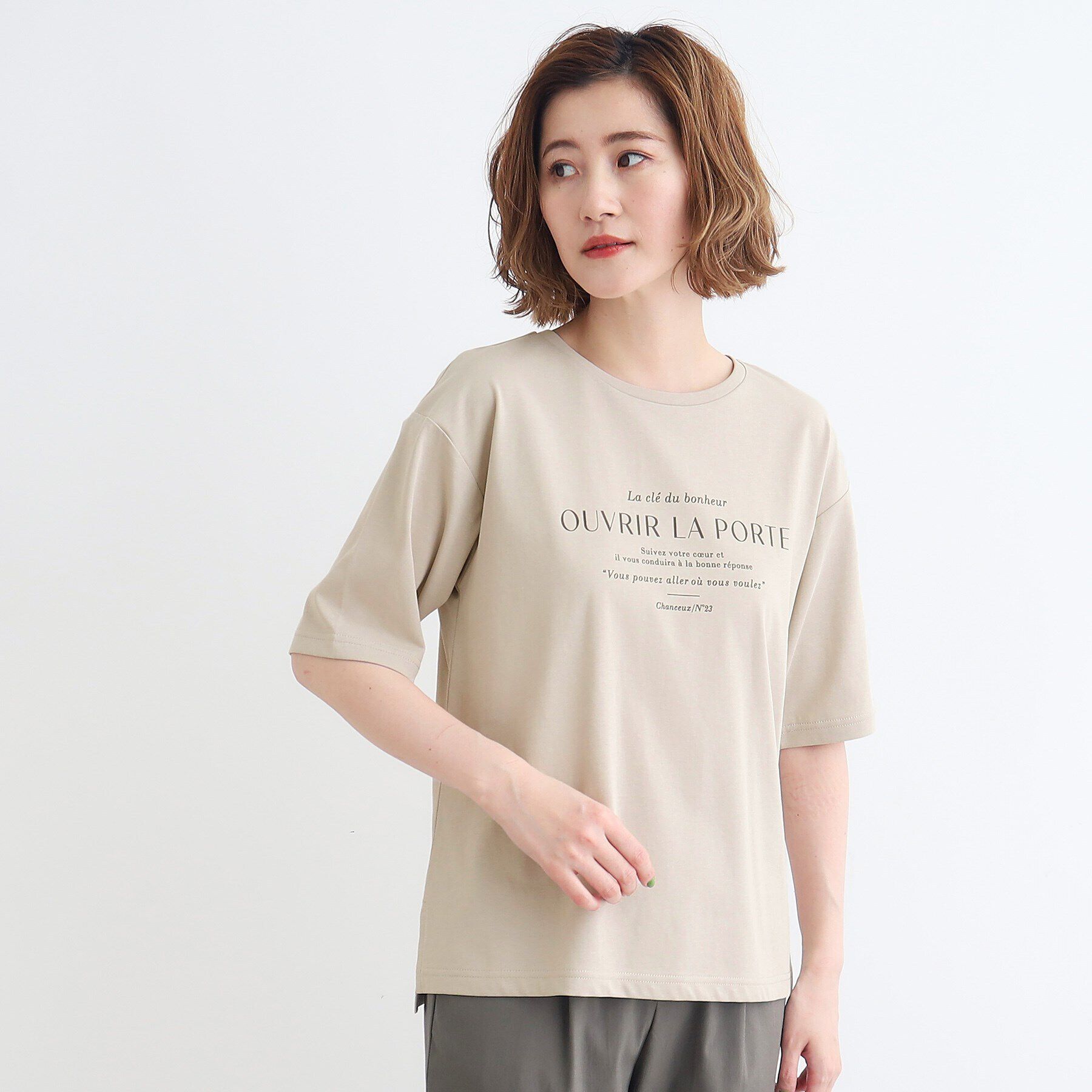 grove「＜接触冷感・UVカット・ご自宅で洗える＞ロゴプリント5分袖Tシャツ」|Tシャツ・カットソー|