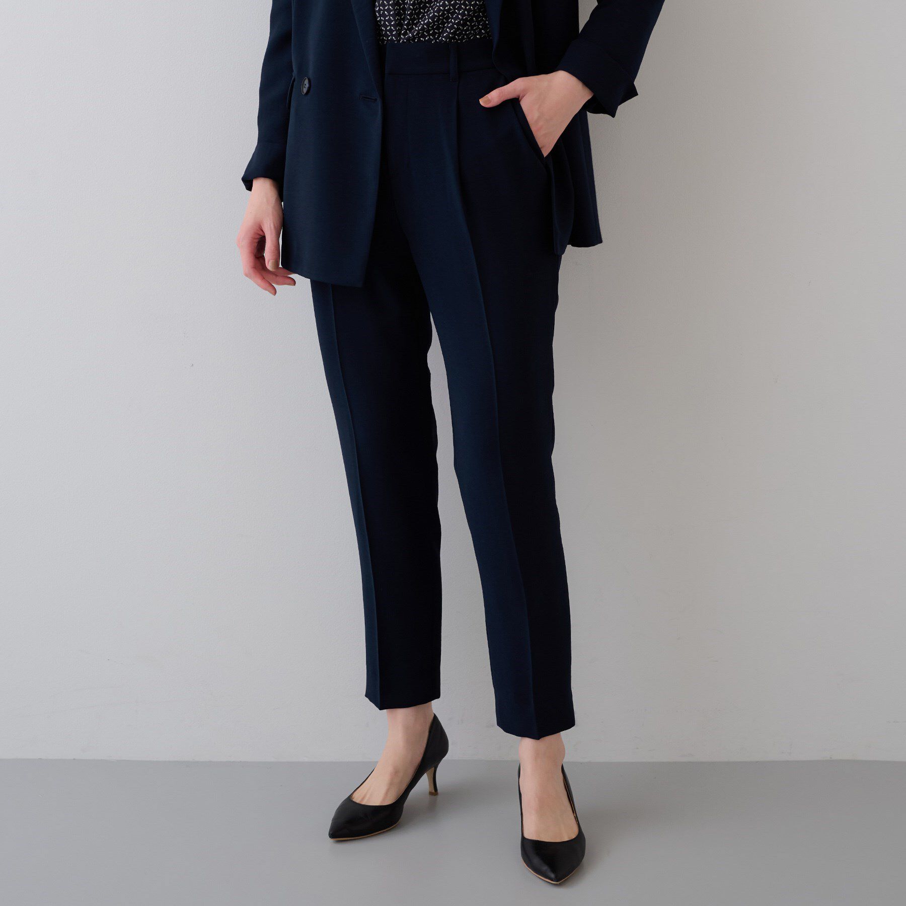 INDIVI「【着る日傘/遮熱/UVケア】タックテーパードパンツ」|スーツ|