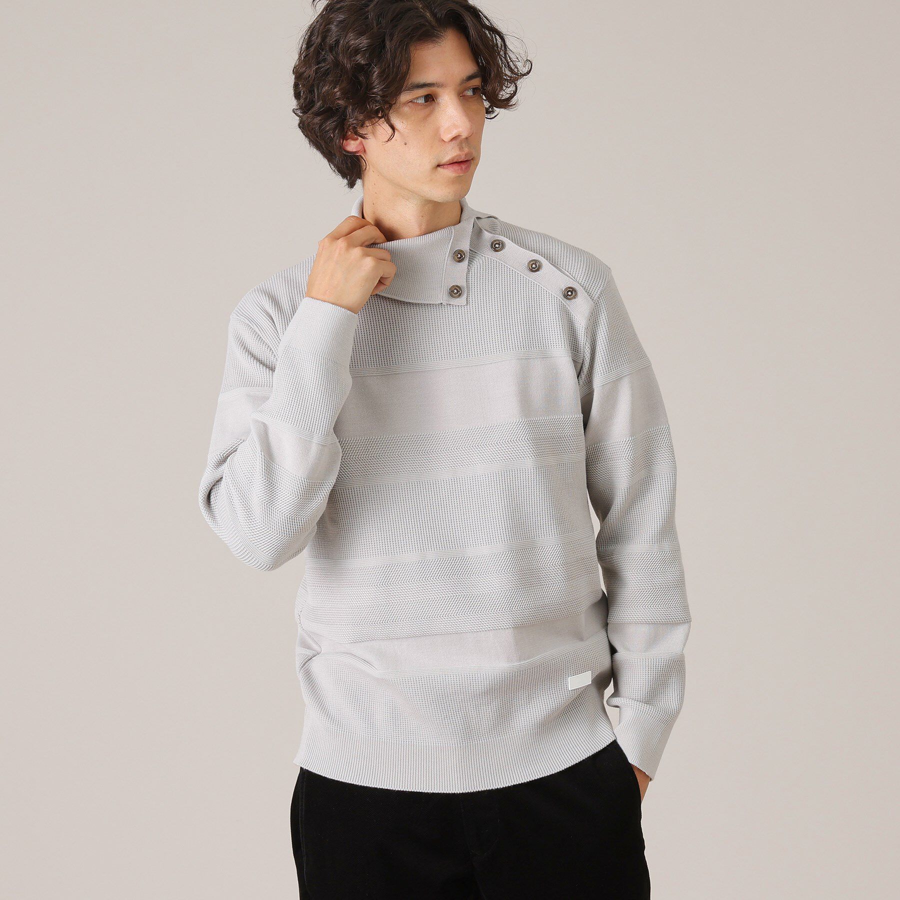 TAKEO KIKUCHI「【Made in JAPAN】ボタン タートルネック ニット」|ニット・セーター|ライトグレー(011