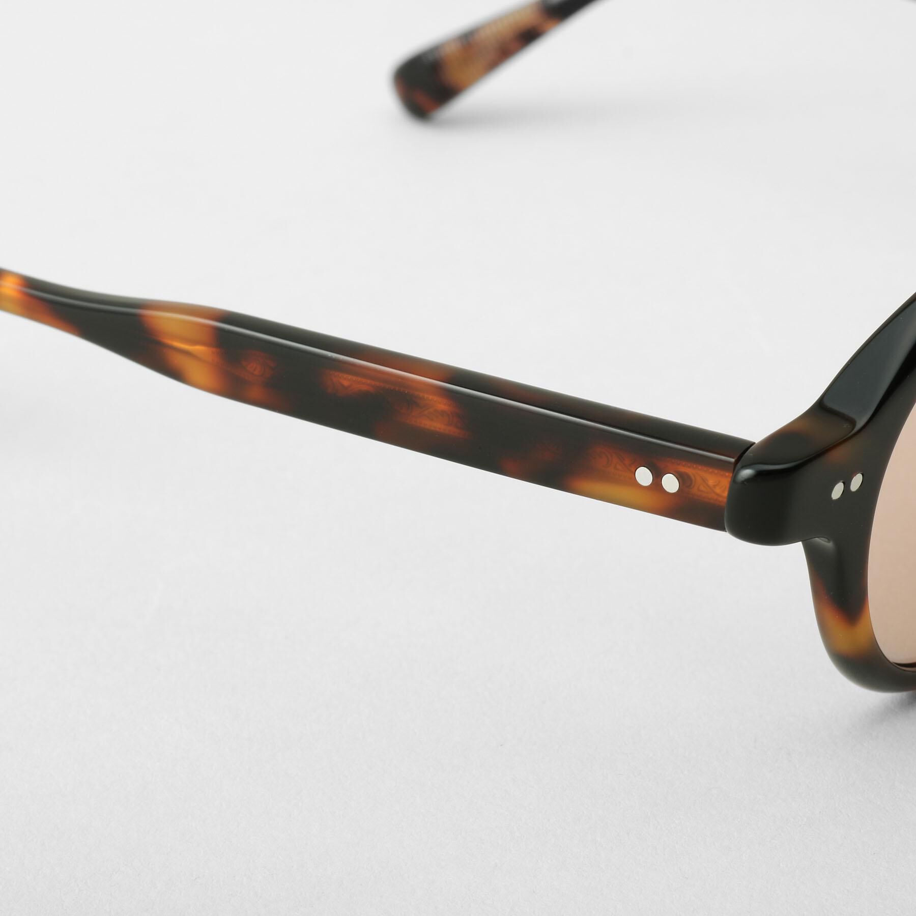 TAKEO KIKUCHI「【TAKEO KIKUCHI &times; THE BEDFORD HOTEL】ラウンドフレーム サングラス」|メガネ|