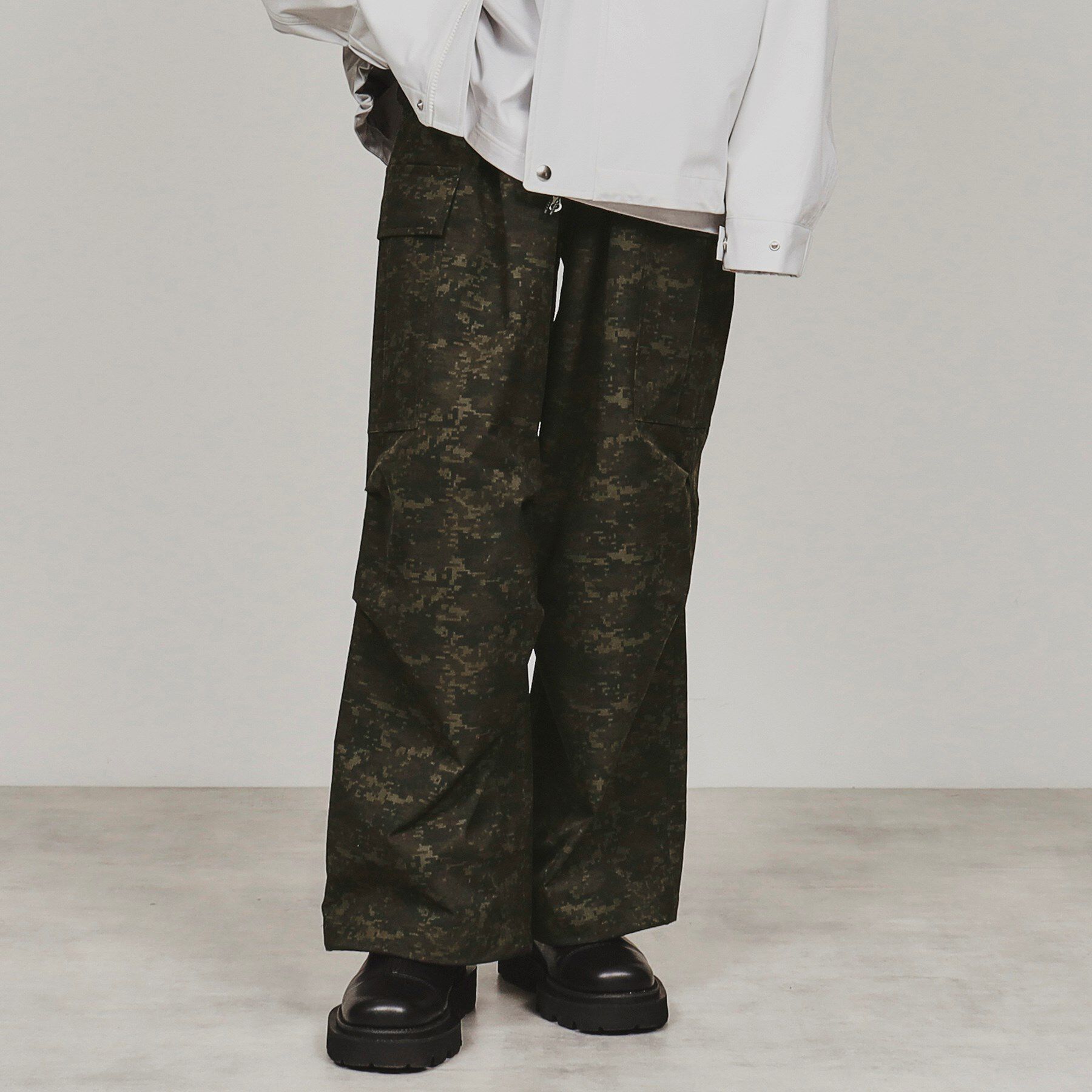 tk.TAKEO KIKUCHI「デジカモプリントワイドカーゴパンツ」|その他|