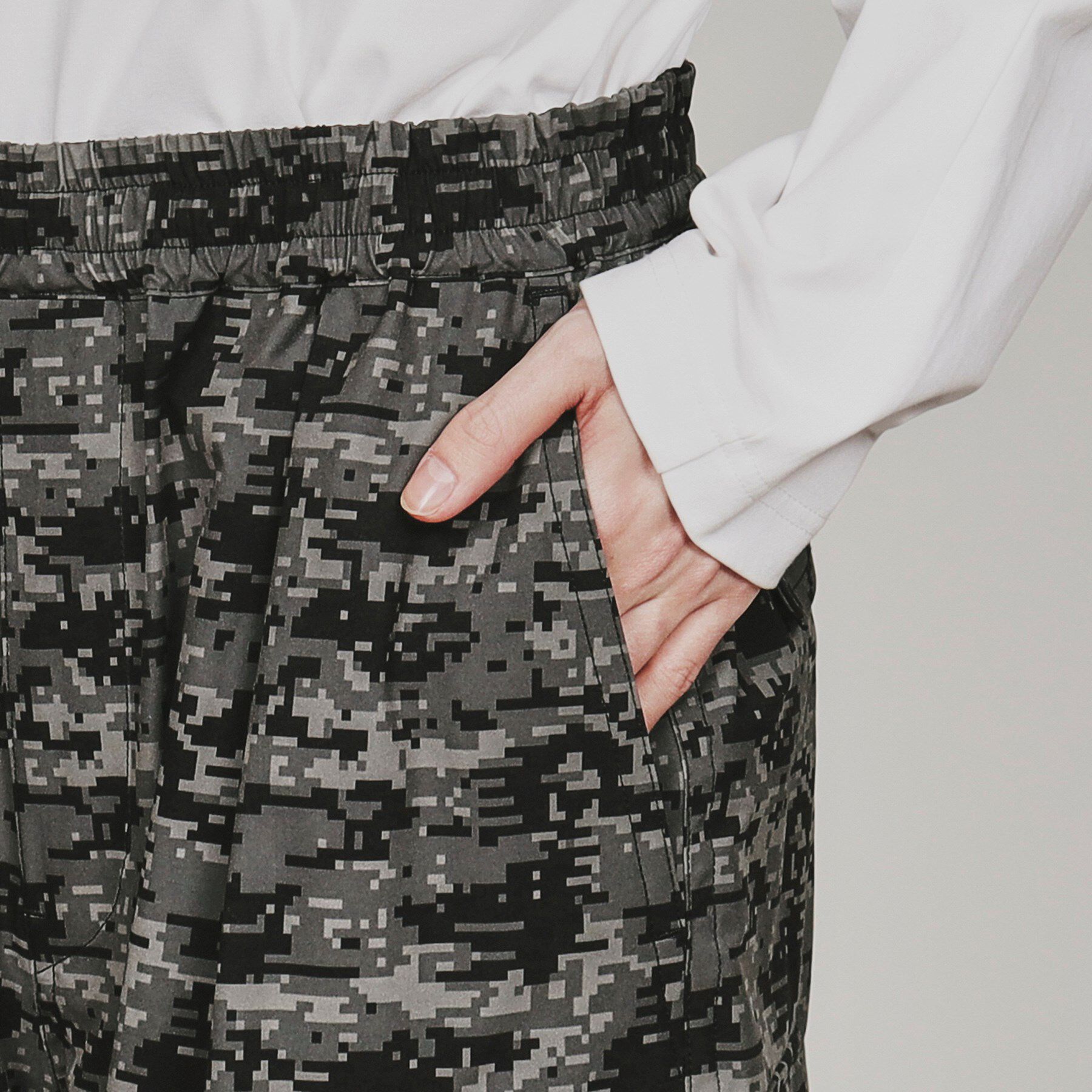 tk.TAKEO KIKUCHI「デジカモプリントワイドカーゴパンツ」|その他|