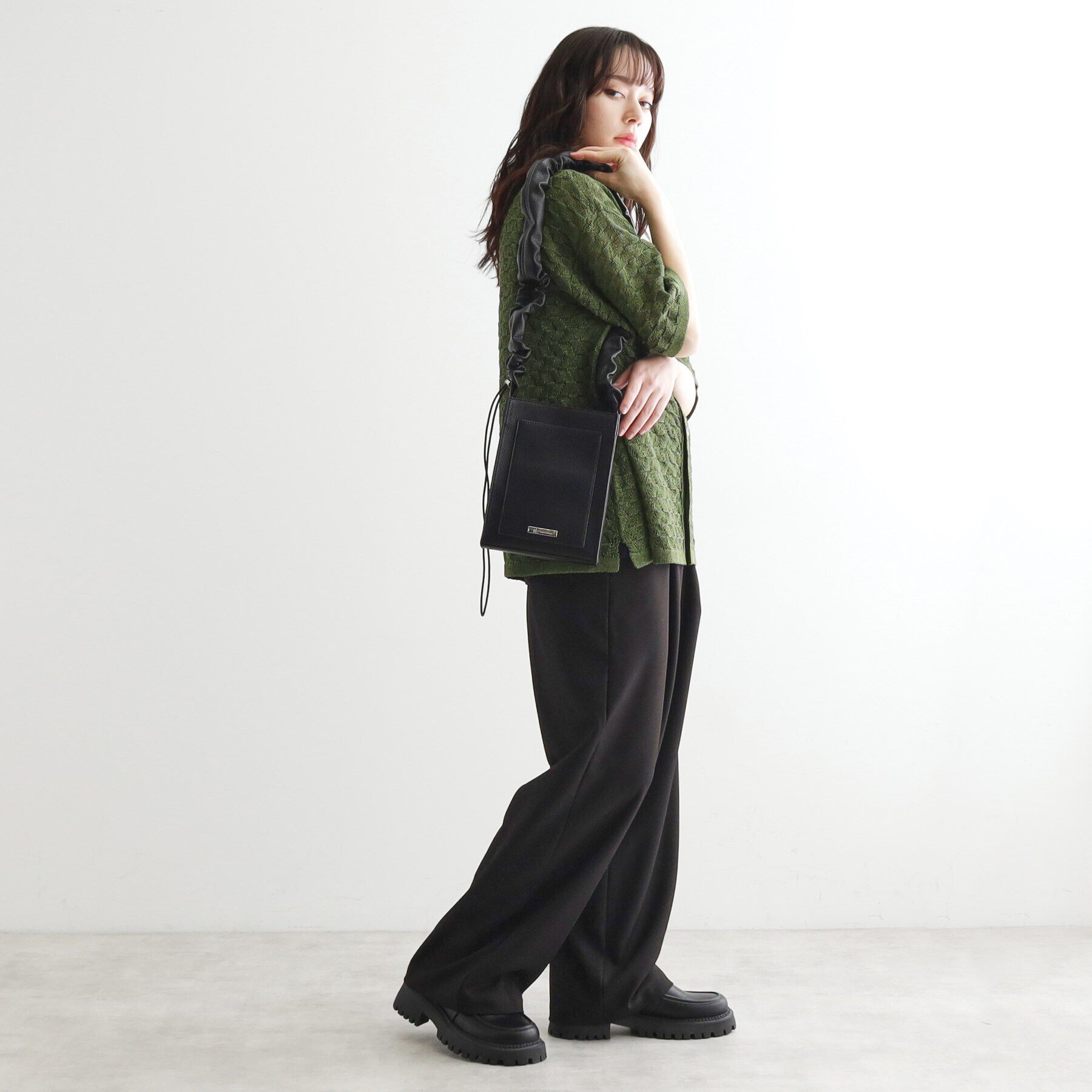 tk.TAKEO KIKUCHI「プレートドロストショルダーバッグ」|ショルダー・メッセンジャー|