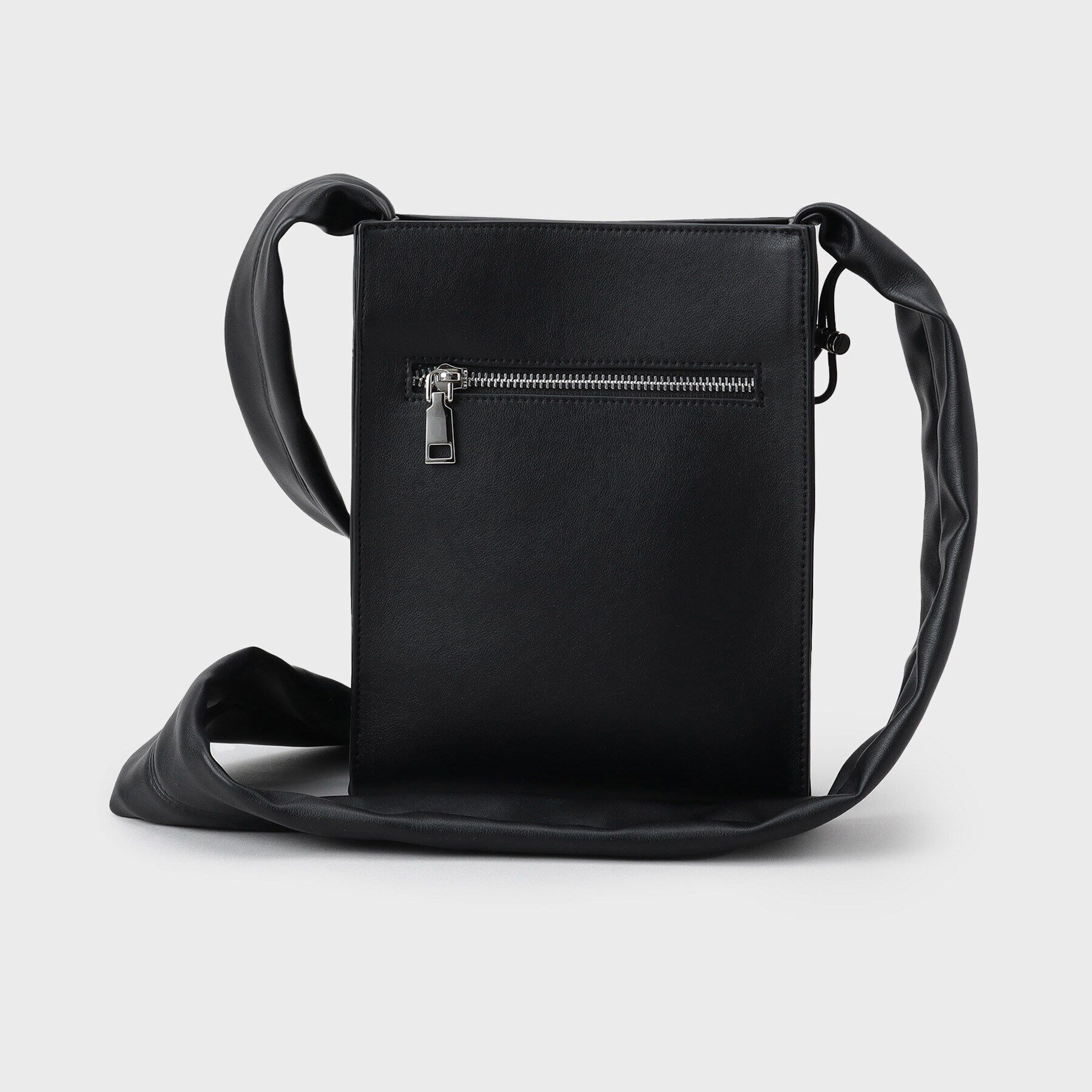 tk.TAKEO KIKUCHI「プレートドロストショルダーバッグ」|ショルダー・メッセンジャー|