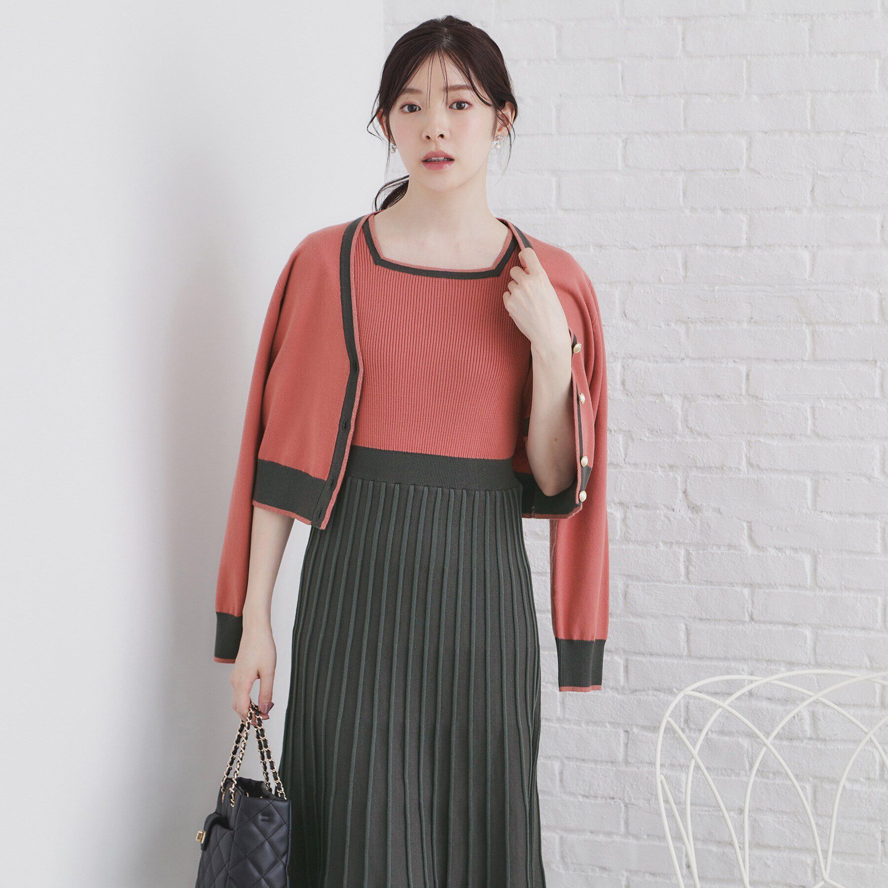 index「《ツインセット》カーディガン&times;バイカラーニットワンピース【洗濯機洗い可】」|ワンピース|