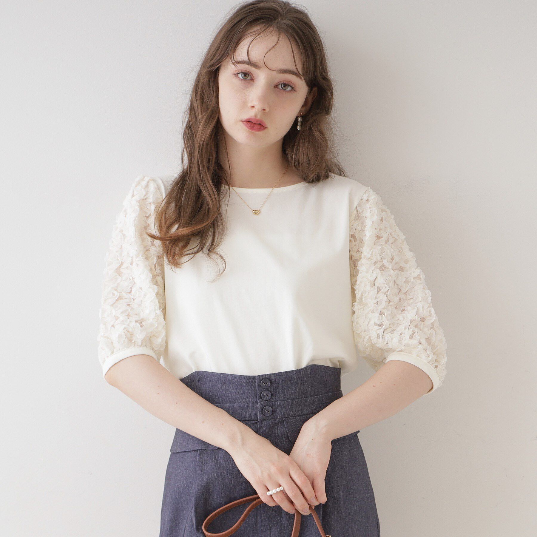 Couture broach「【二の腕カバー】シフォンエンブロチュール袖カットソー」|Tシャツ・カットソー|