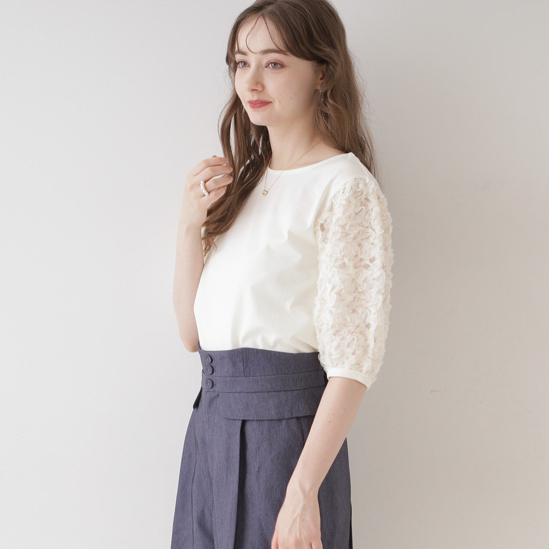 Couture broach「【二の腕カバー】シフォンエンブロチュール袖カットソー」|Tシャツ・カットソー|