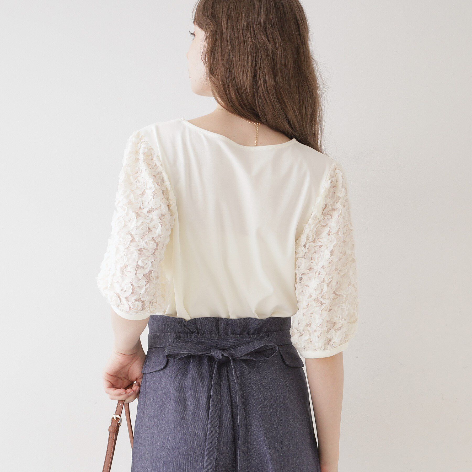 Couture broach「【二の腕カバー】シフォンエンブロチュール袖カットソー」|Tシャツ・カットソー|