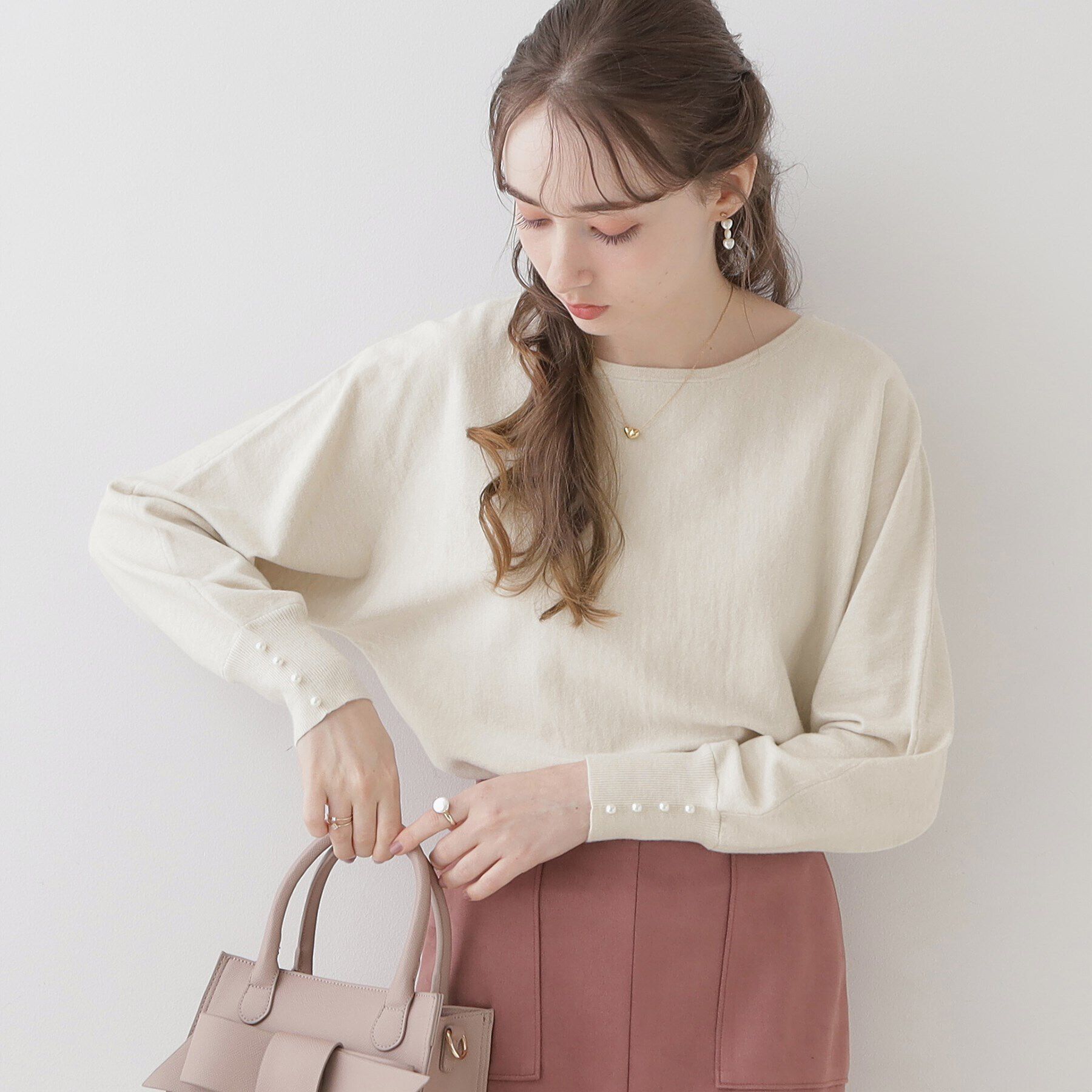 Couture broach「【美シルエットニット】リボン2WAYフェイクパール袖ドルマンニット」|ニット・セーター|ｱｲﾎﾞﾘｰ(004)