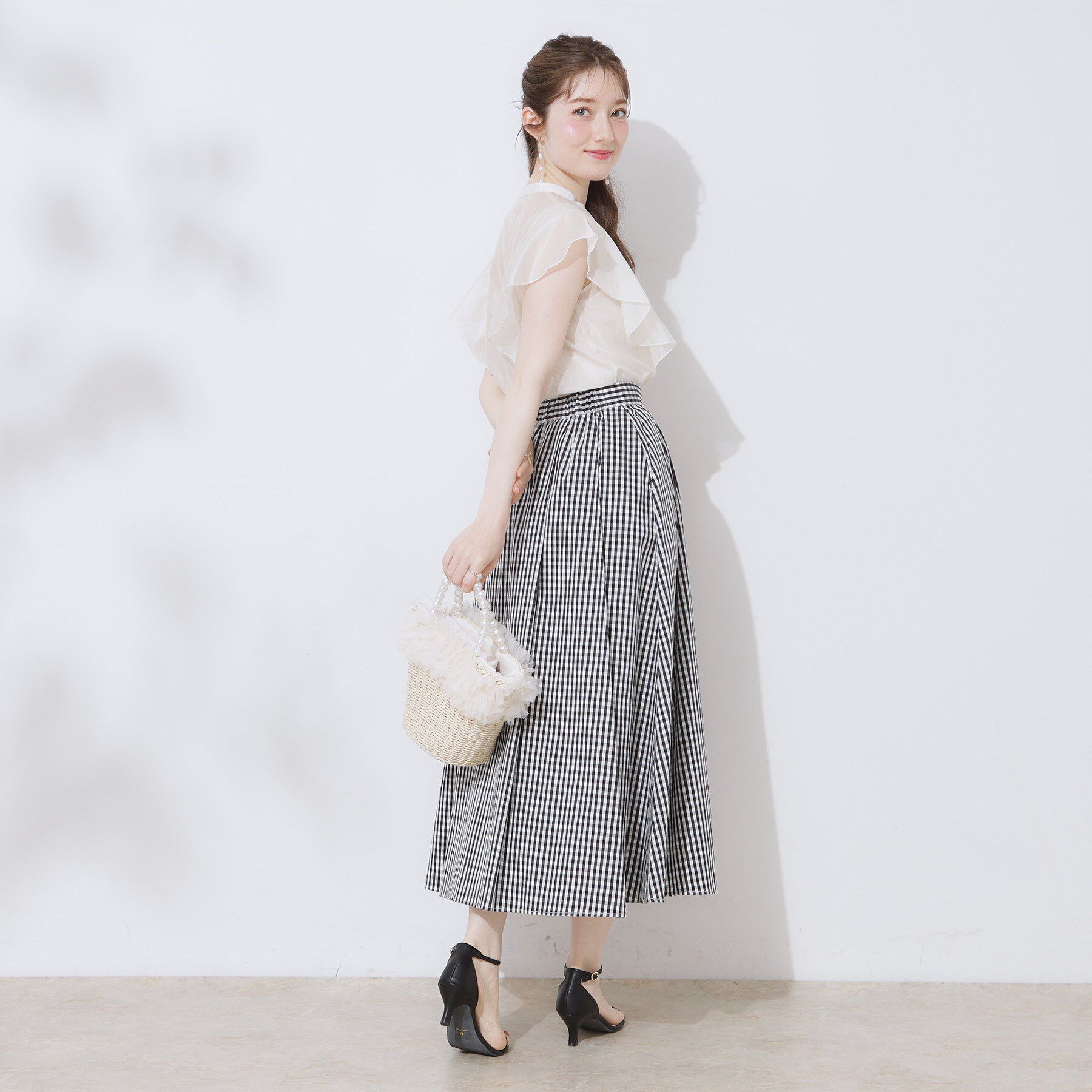 Couture broach「【洗える・オシャレな透け感】タックデザインフレア袖シアーブラウス」|シャツ・ブラウス|