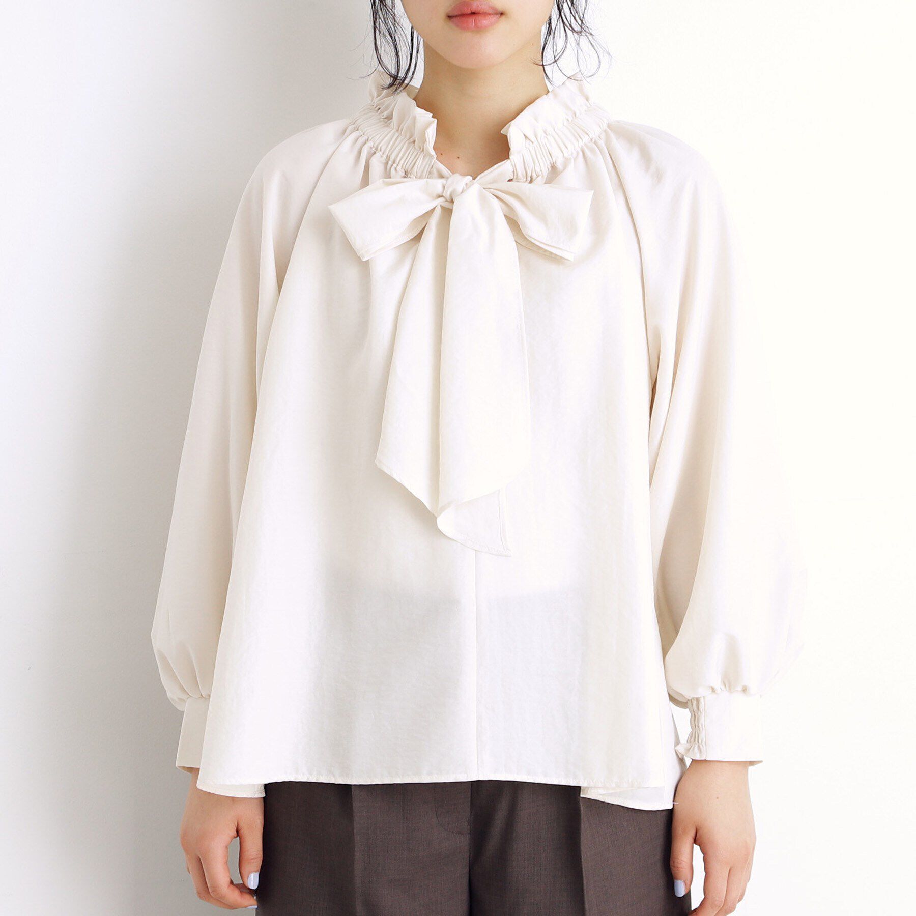 THE SHOP TK「【セレモニー/通勤/新生活】リボンボウタイブラウス/洗える」|シャツ・ブラウス|