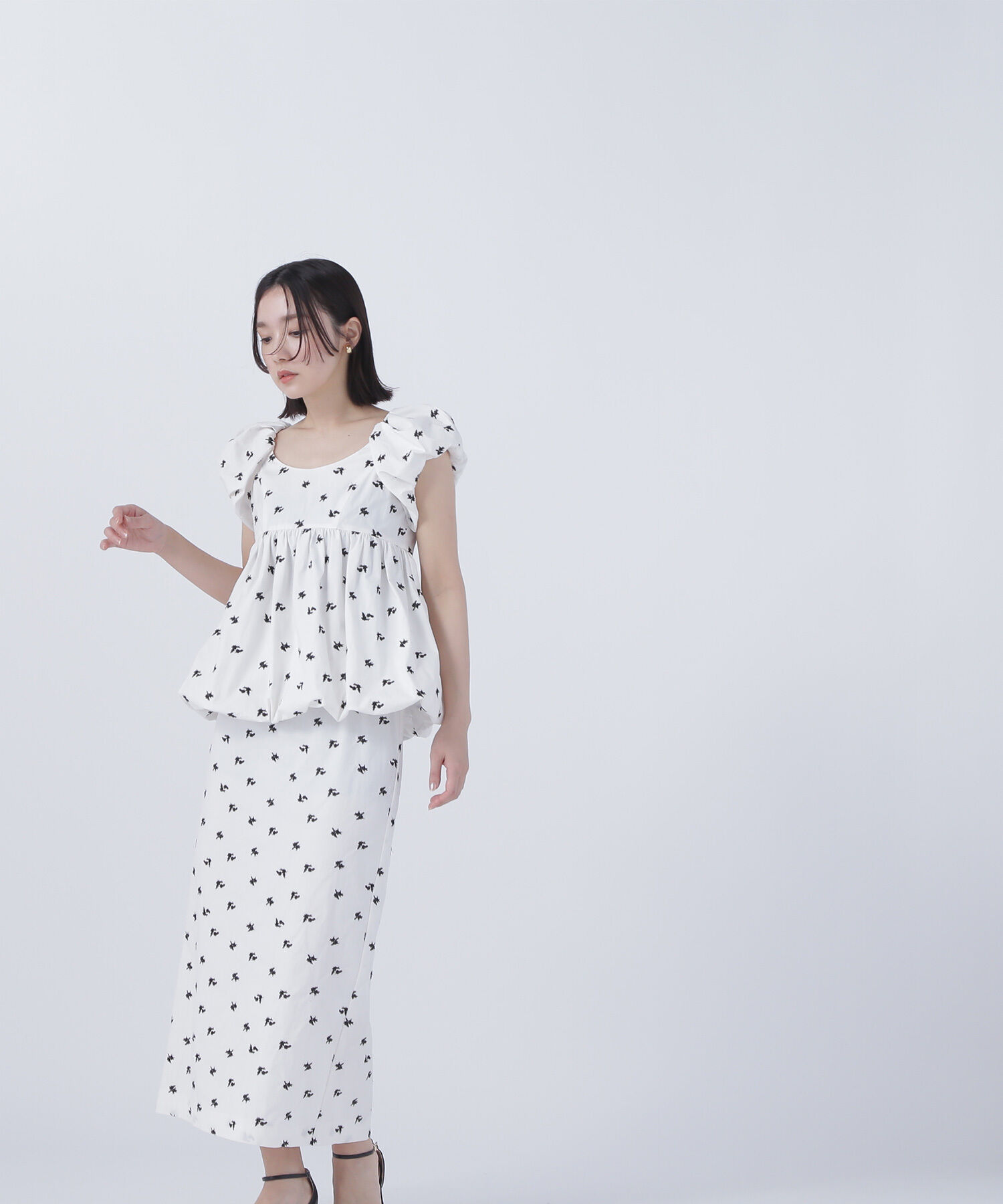  「エンブロイダリーシリーズ ナロースカート」|スカート|オフ&times;クロ2