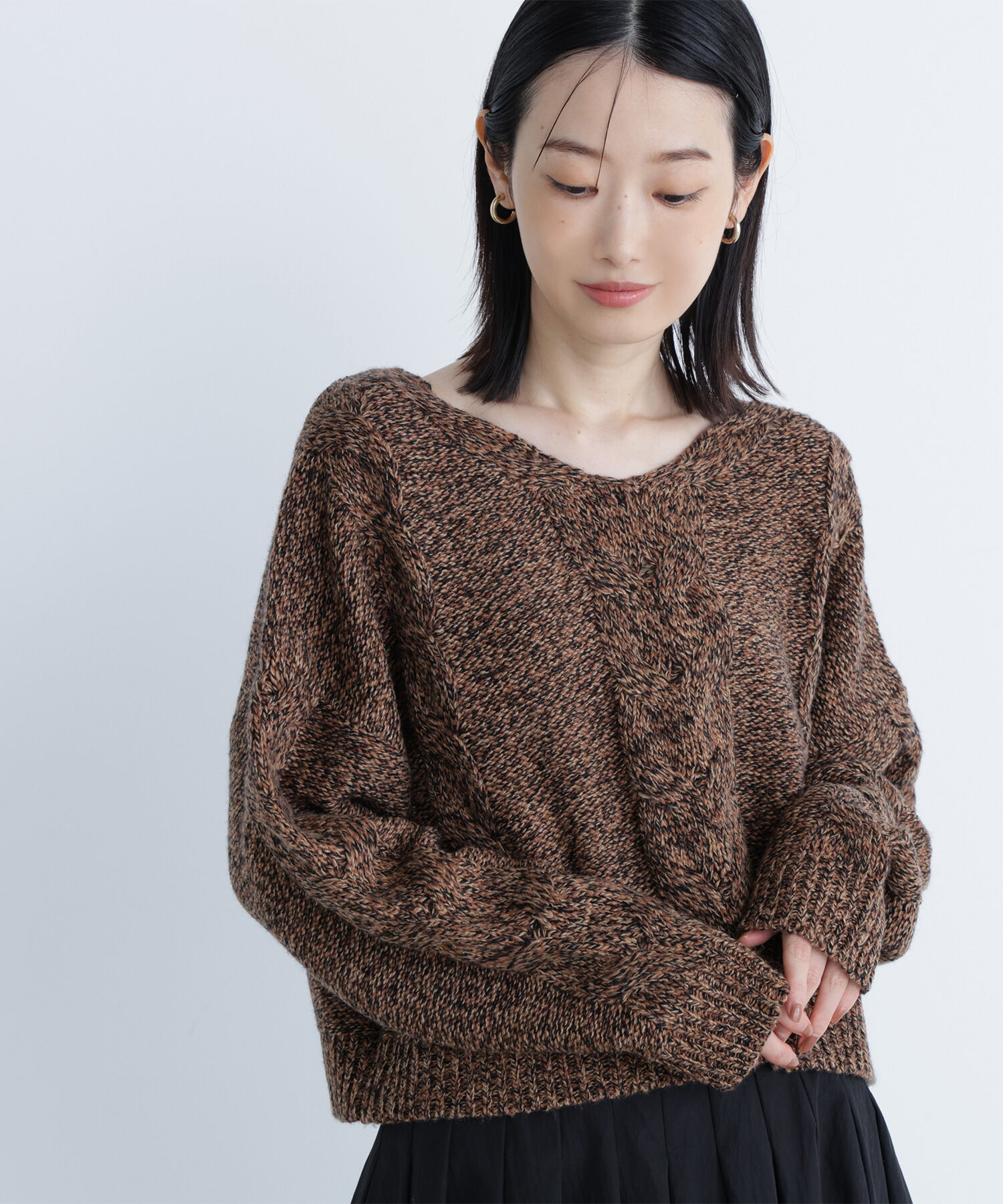  「Vネックケーブルニット」|ニット・セーター|