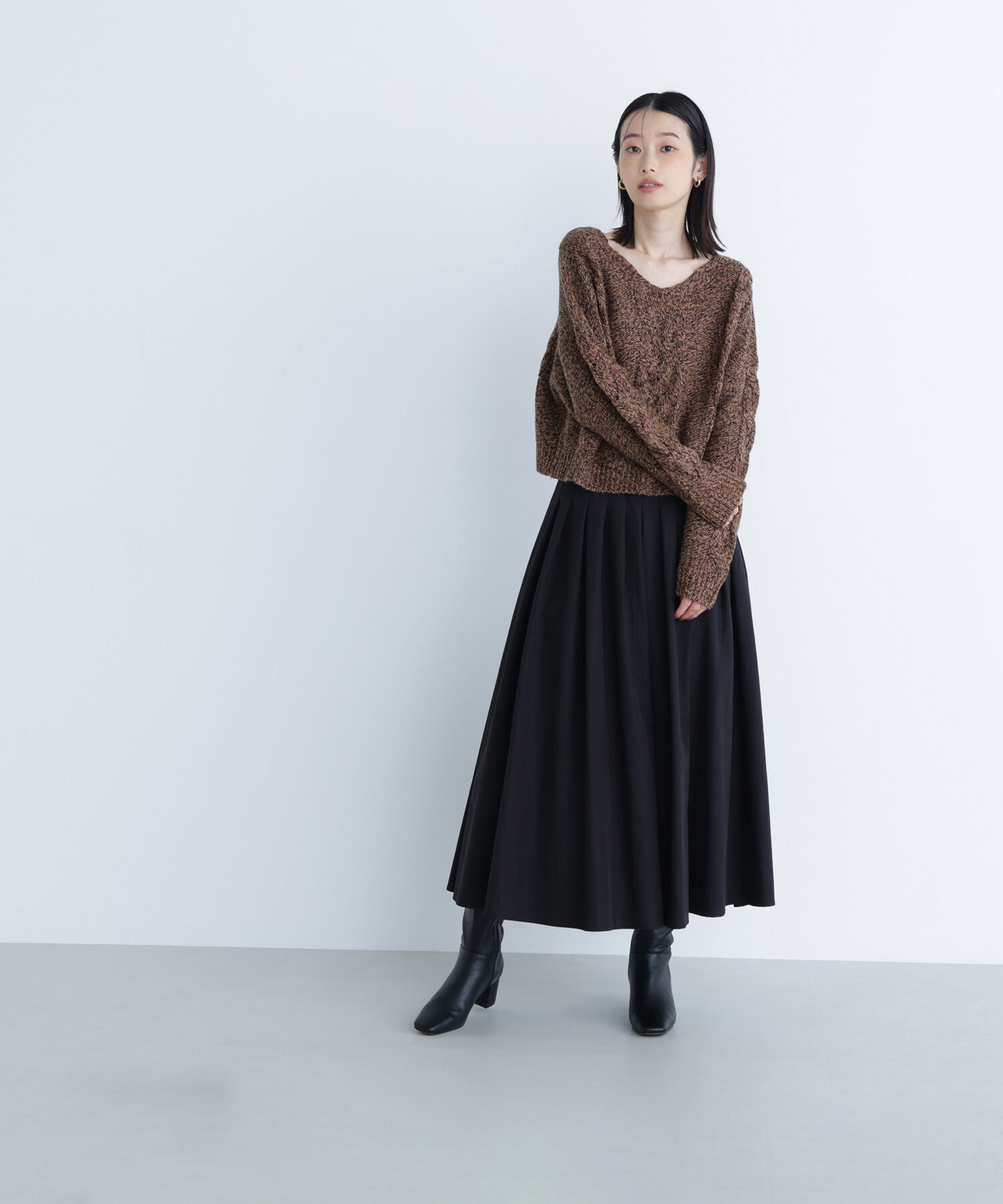  「Vネックケーブルニット」|ニット・セーター|