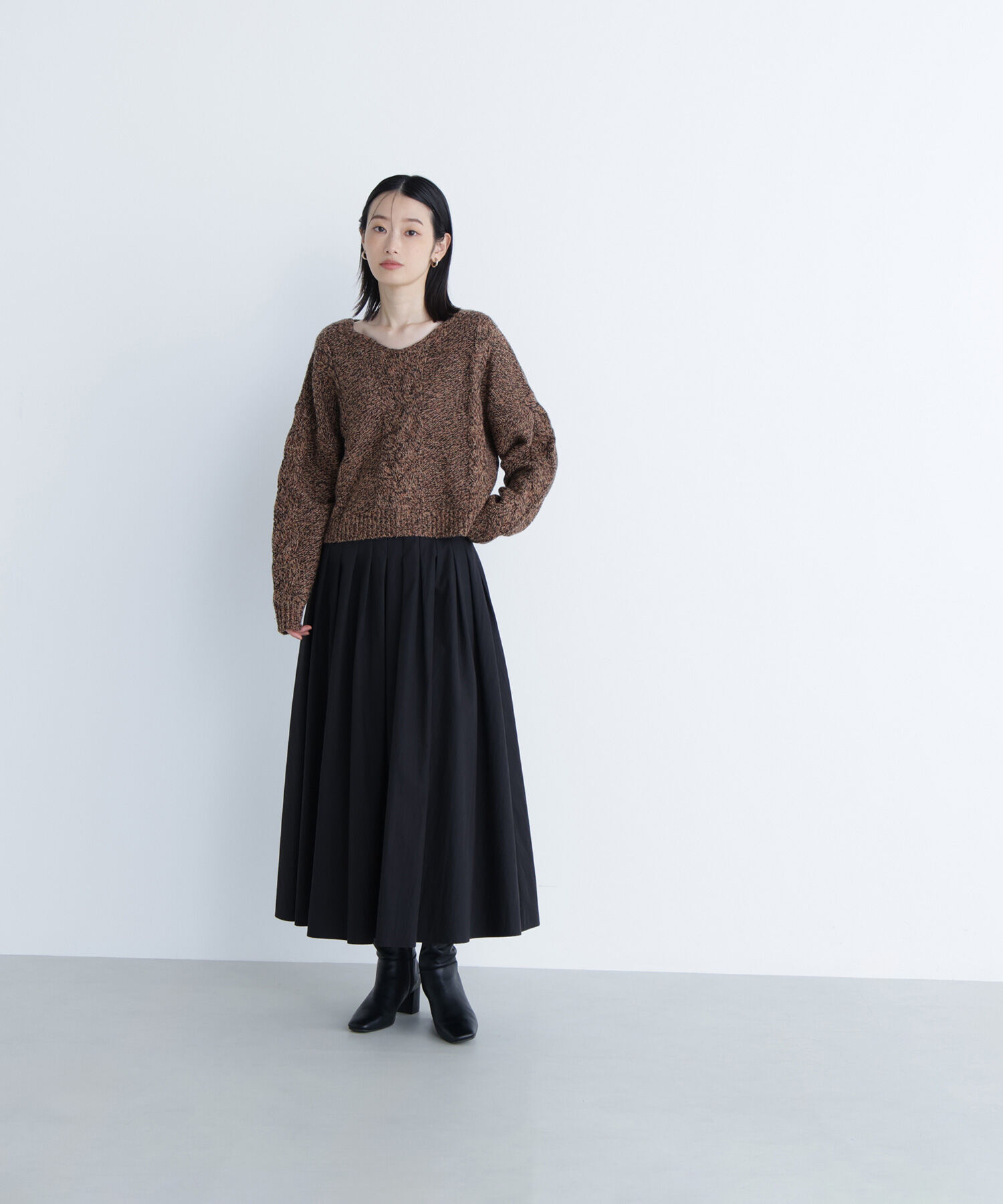  「Vネックケーブルニット」|ニット・セーター|