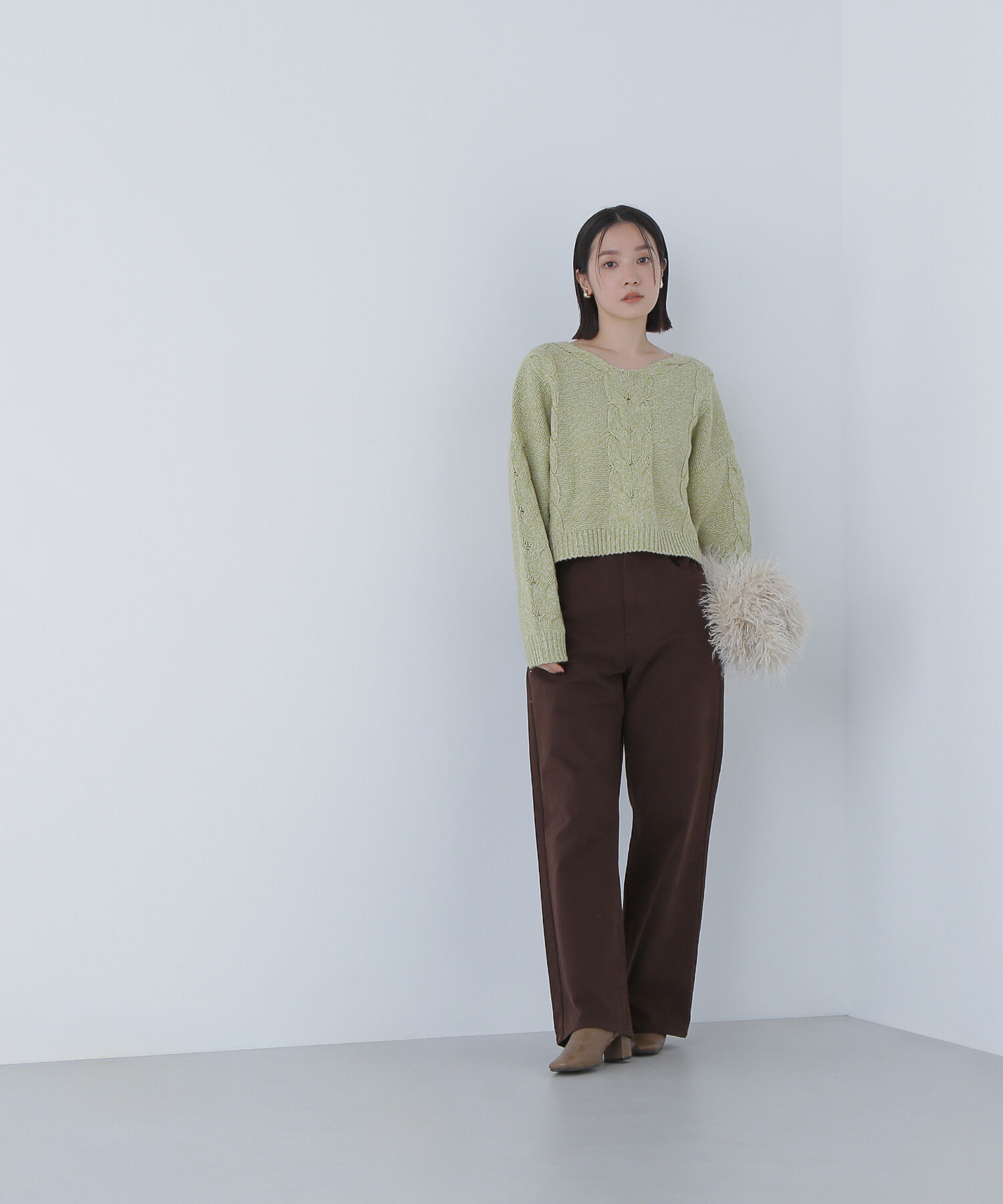  「Vネックケーブルニット」|ニット・セーター|