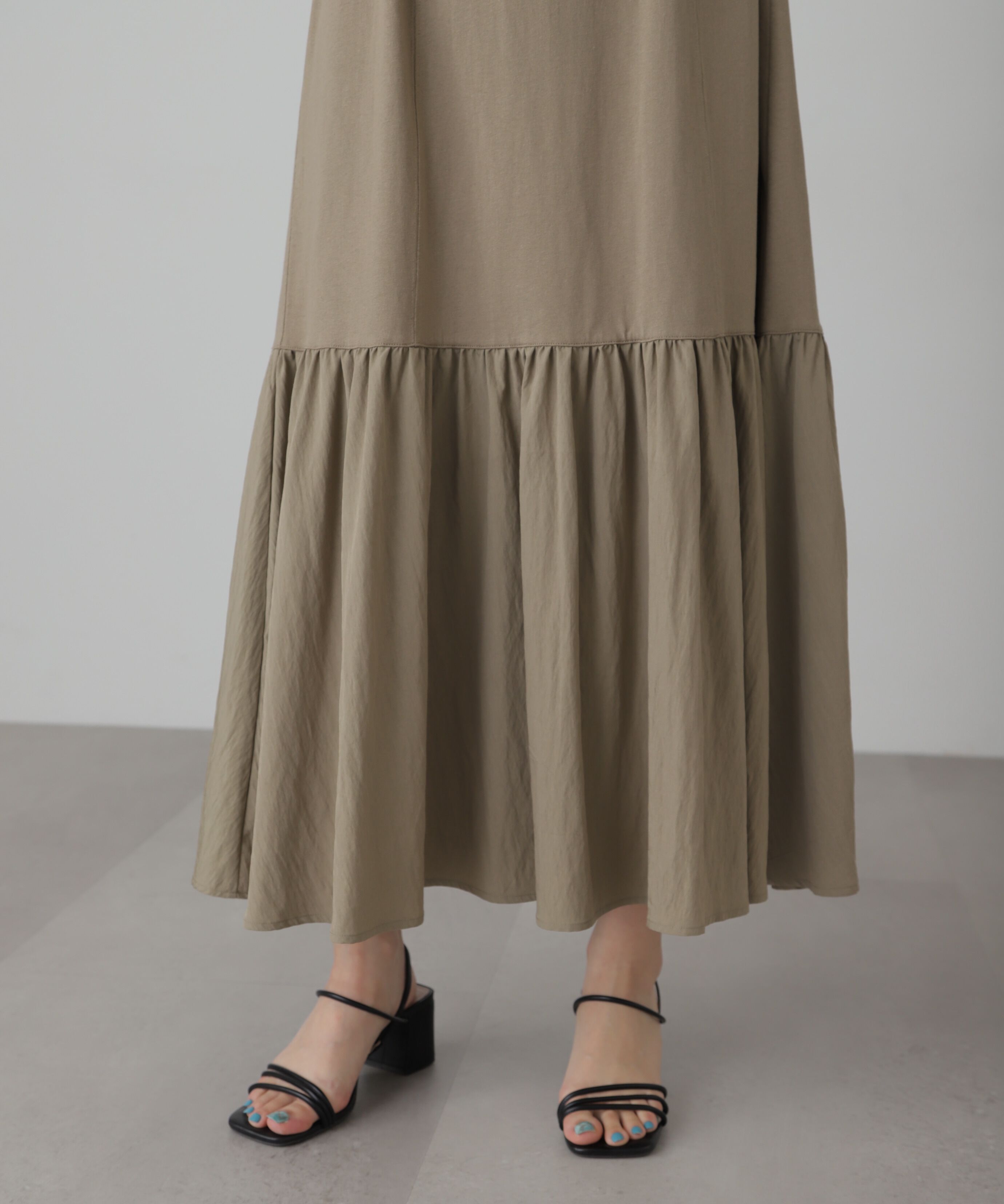  「布帛ドッキングフレンチスリーブカットワンピース」|ワンピース|