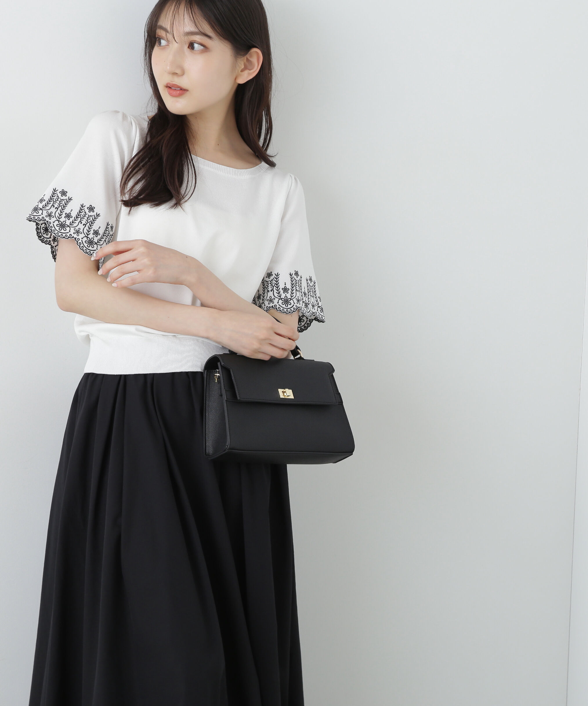 PROPORTION BODY DRESSING「エンブロイダリーフレアスリーブニット」|ニット・セーター|エクリュ&times;ブ  1